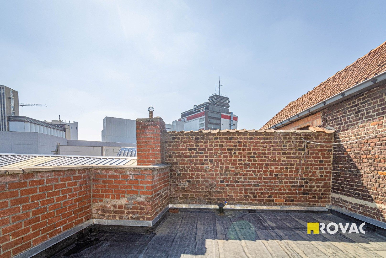 Ruime woning met 3 slaapkamers en dakterras in centrum Roeselare foto 22