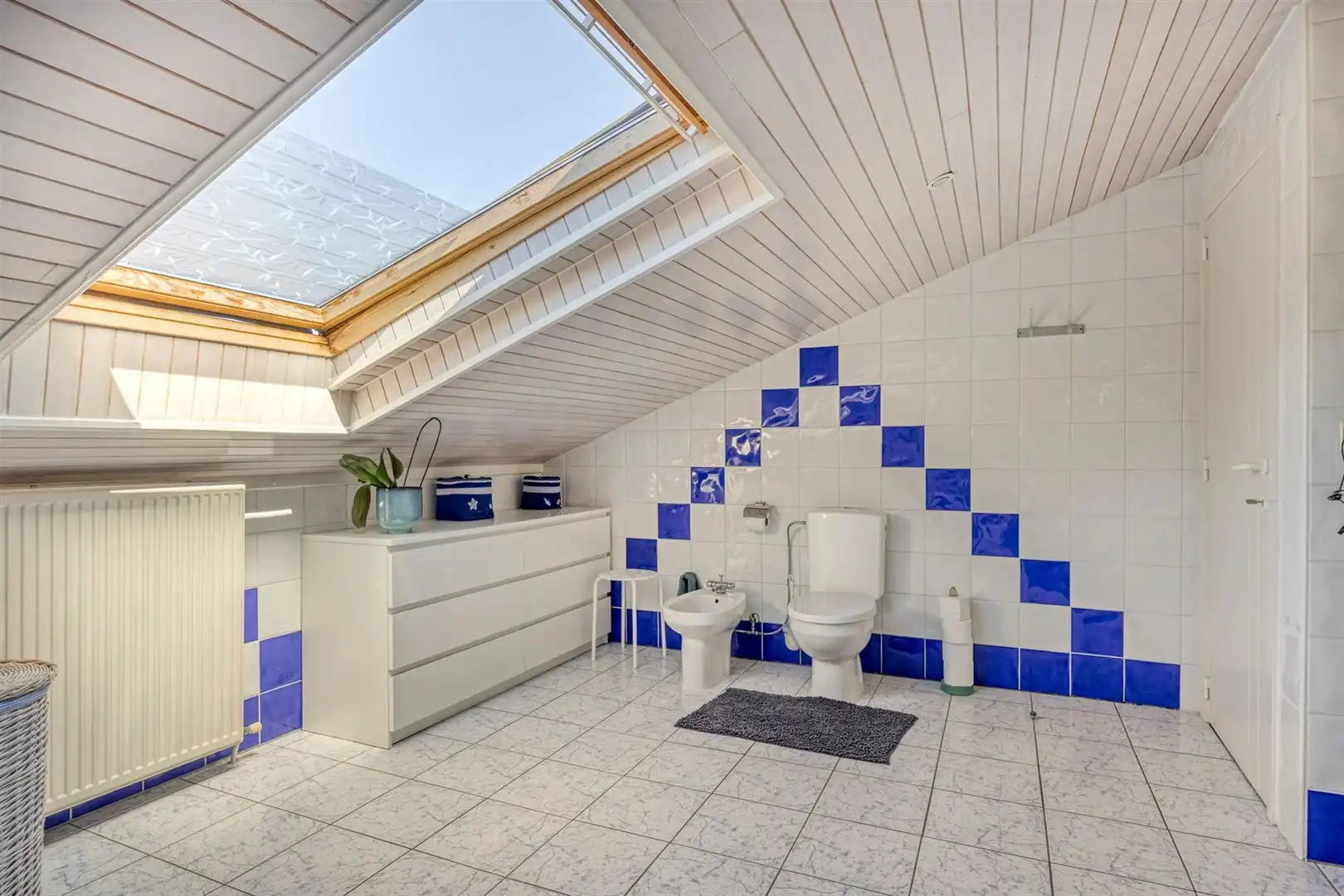 TE KOOP: Uniek woon- en investeringspand met ruime woning en 6 verhuurde studio’s te Heusden-Zolder! foto 25