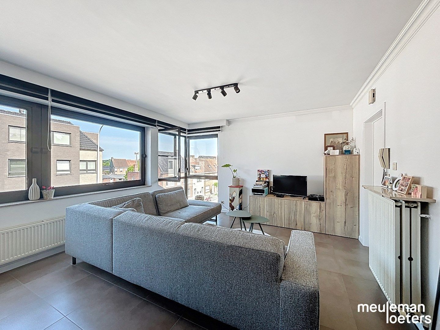 Ruim appartement in hartje Oostkamp foto 2
