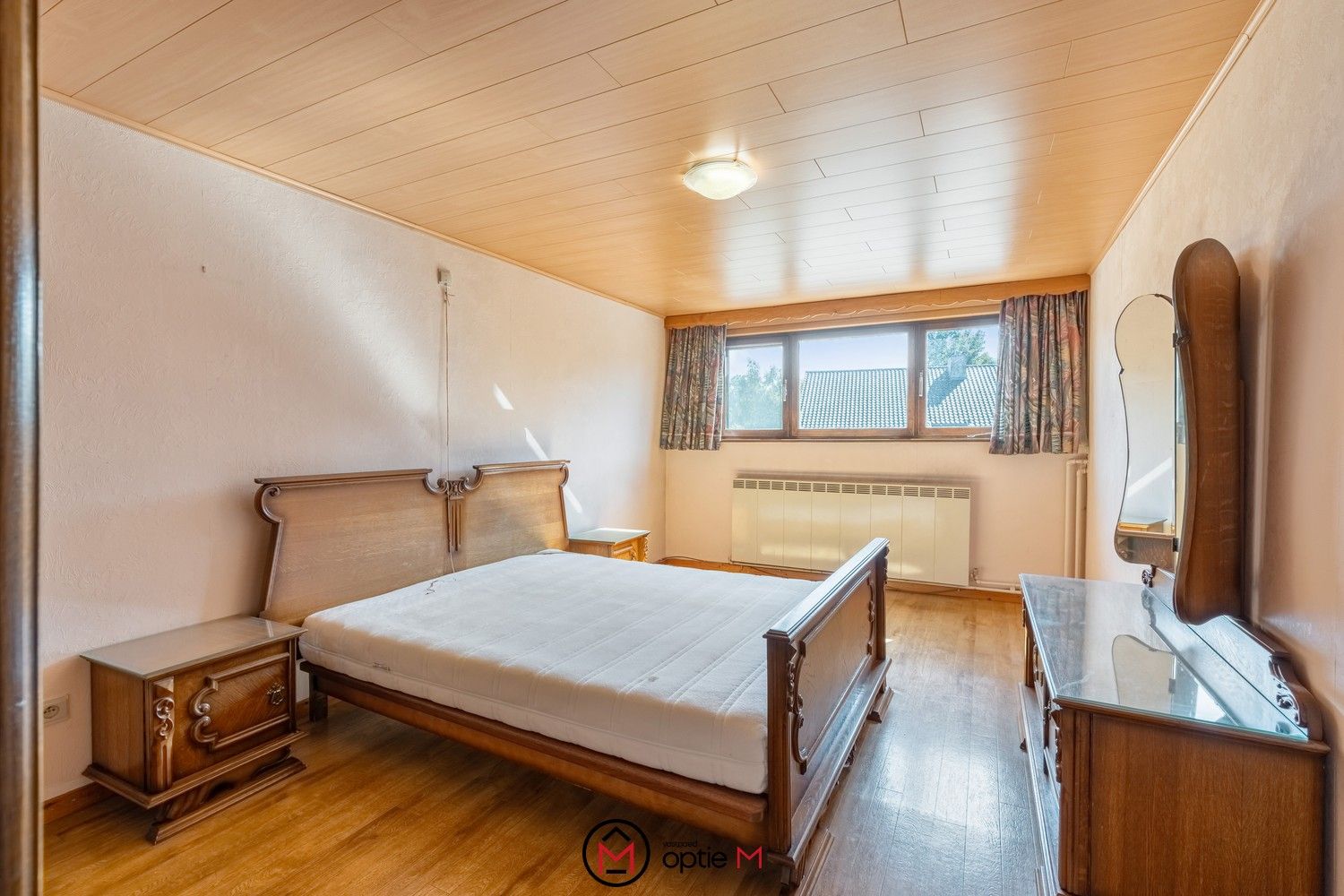 Te renoveren woning met ruim werkhuis foto 18