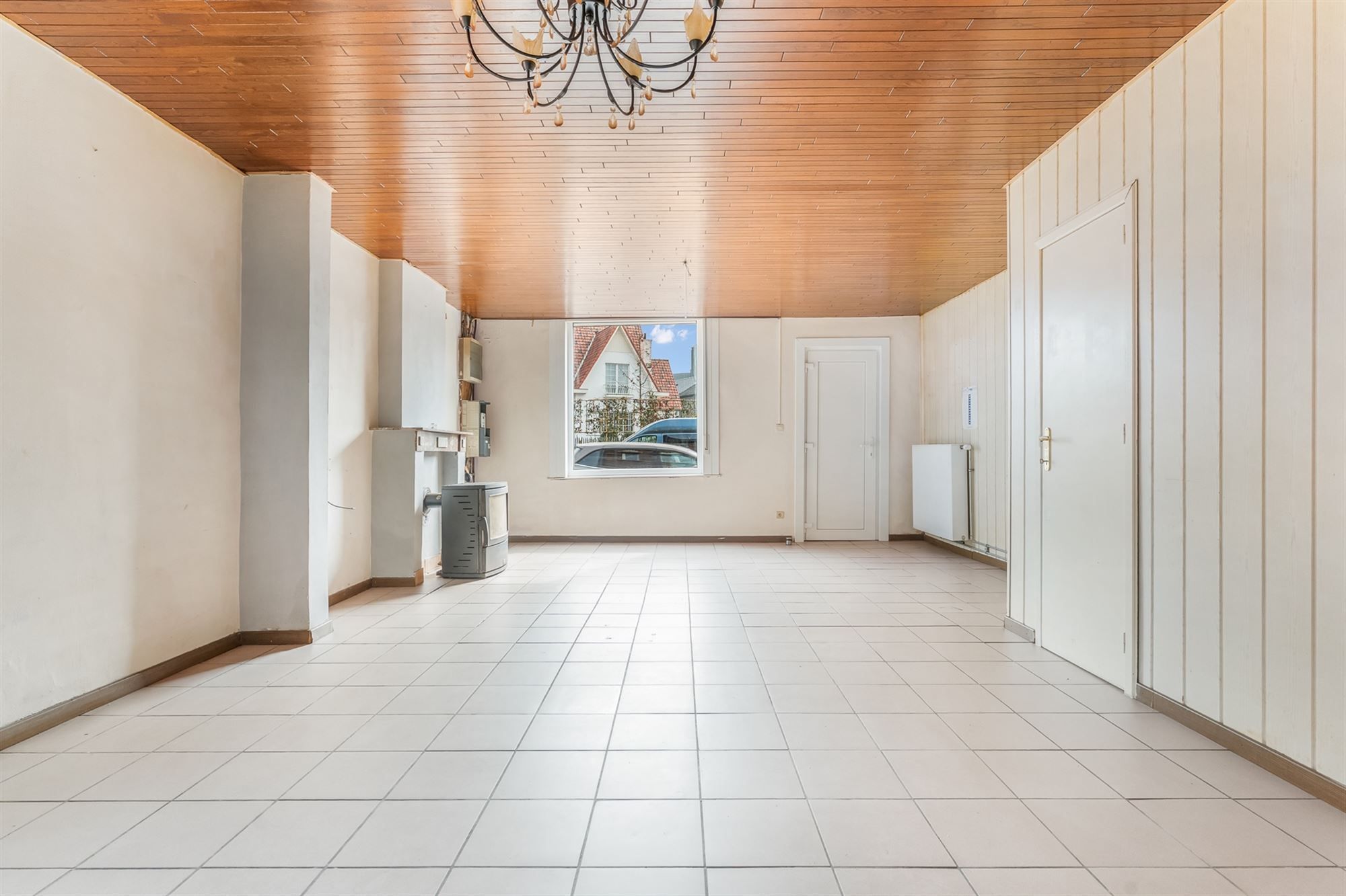 DEELS GERENOVEERDE WONING OP CENTRALE LIGGING foto 5