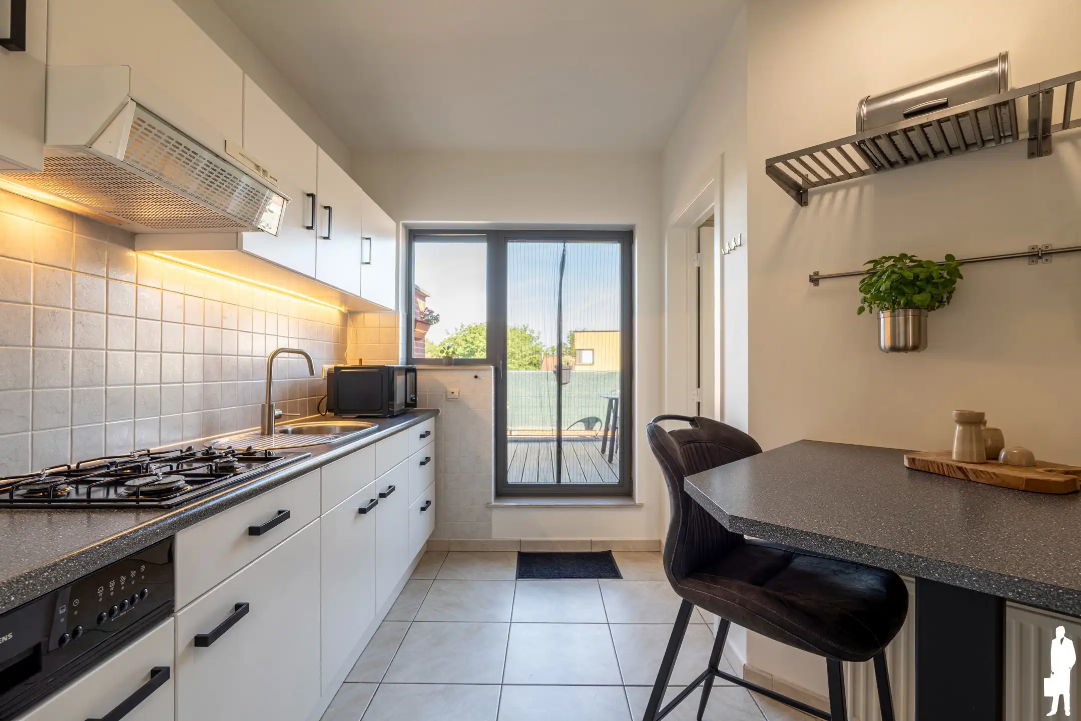Uitstekend ruim appartement met 2 grote slaapkamers en terras foto 13