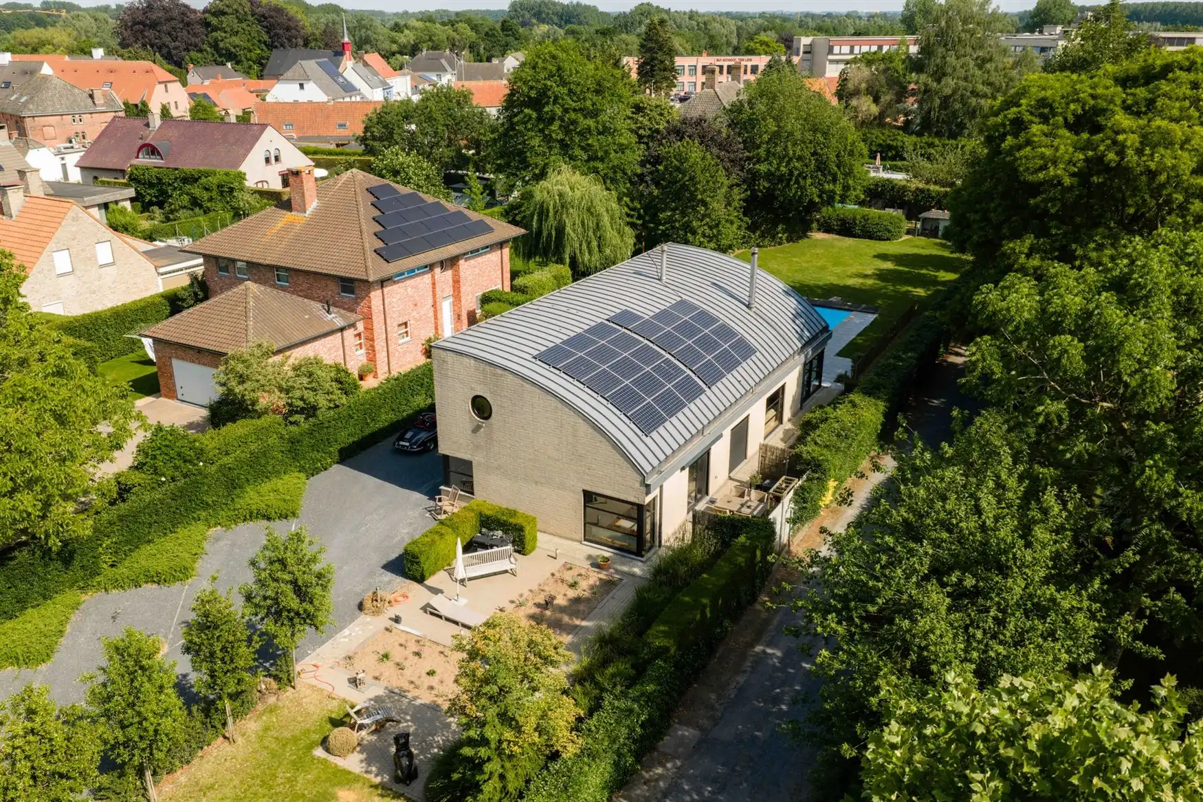 Villa met zwembad op ruim perceel in Deinze foto 2