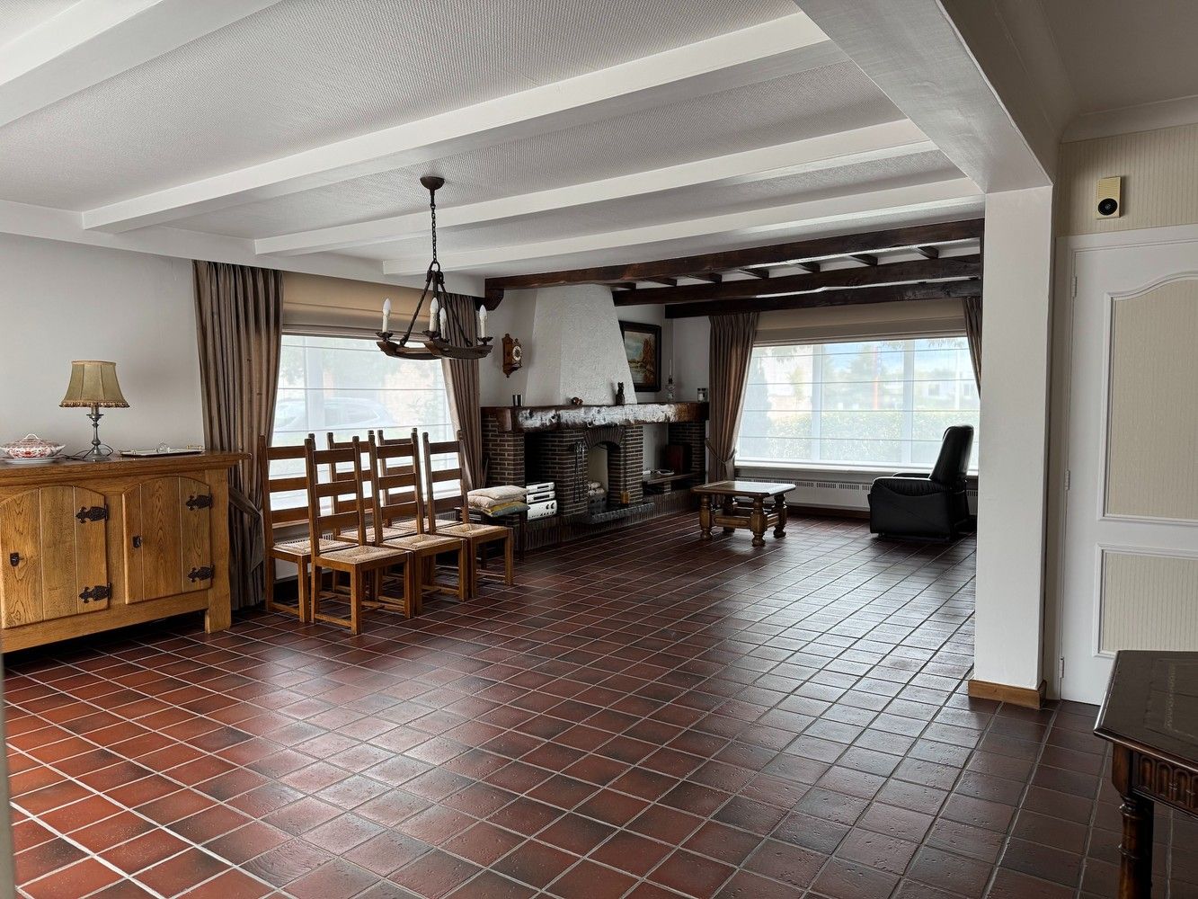 Goed verzorgde halfopen woning met 3 slaapkamers foto 5
