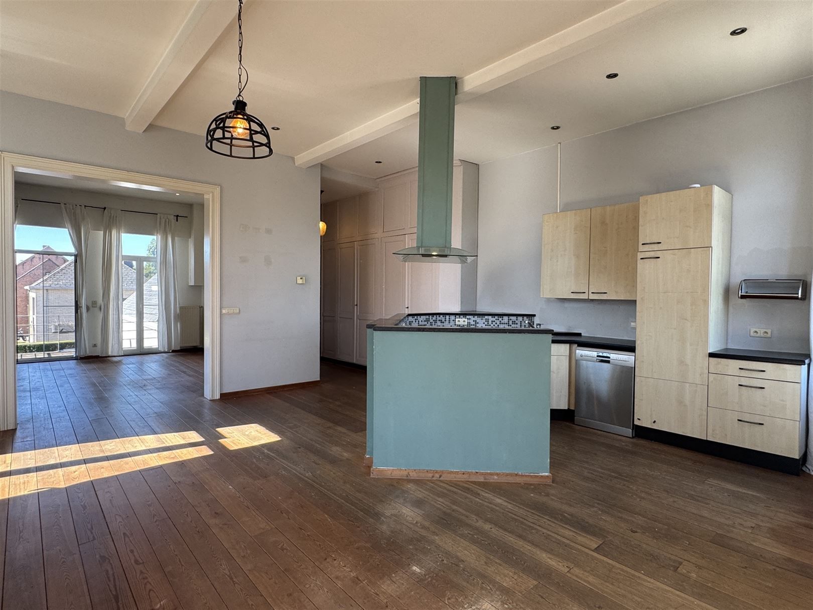 Ruime stapelwoning met 2 slaapkamers en garage foto 6