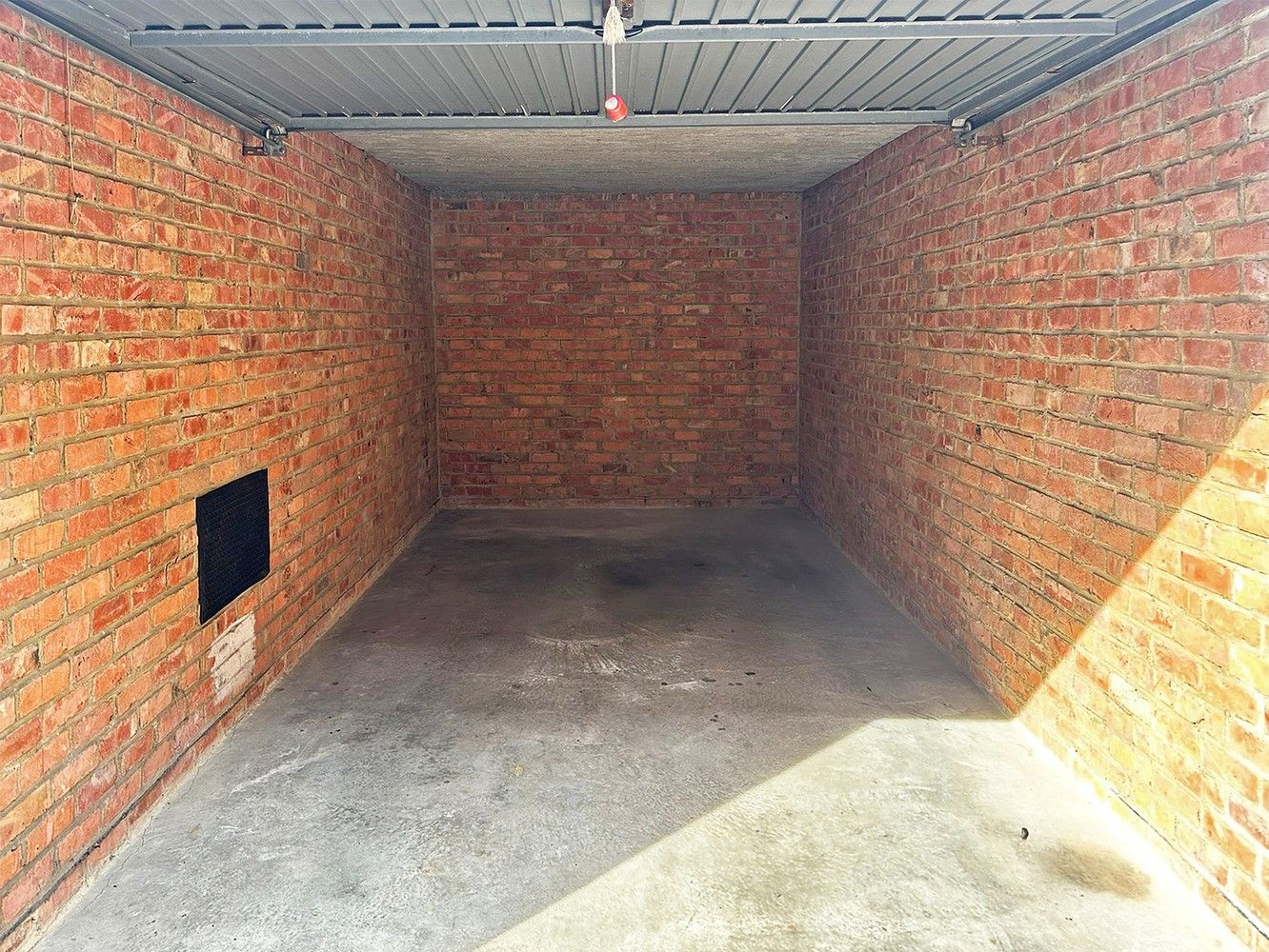 Garagebox te koop in Deurne! foto 2