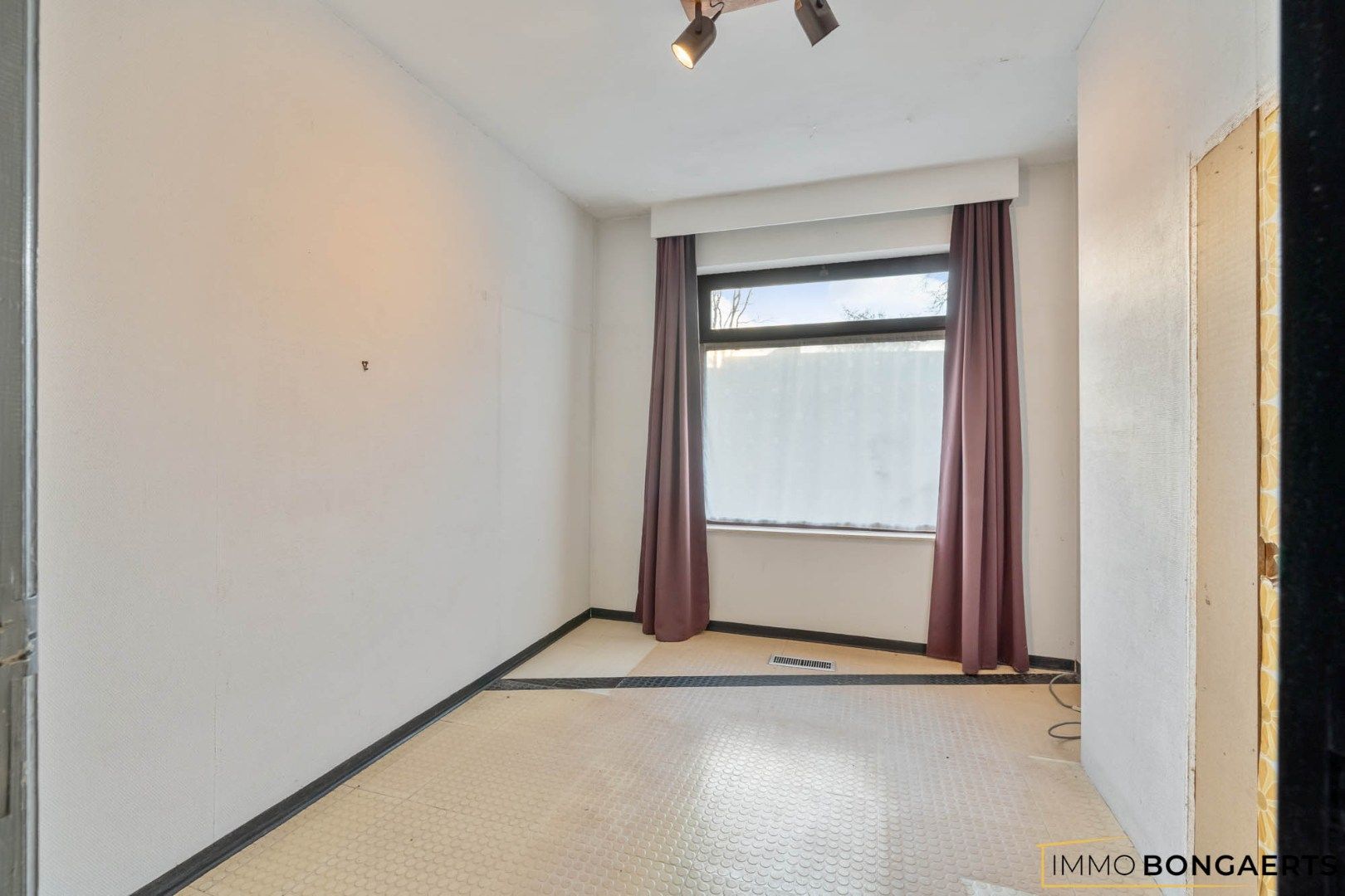 Gelijkvloerse woning met polyvalent bijgebouw foto 16