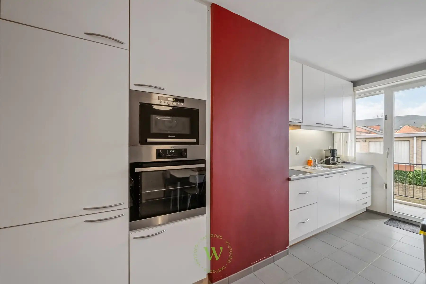 Lichtrijk 3-slaapkamerappartement met 2 garages en berging foto 12