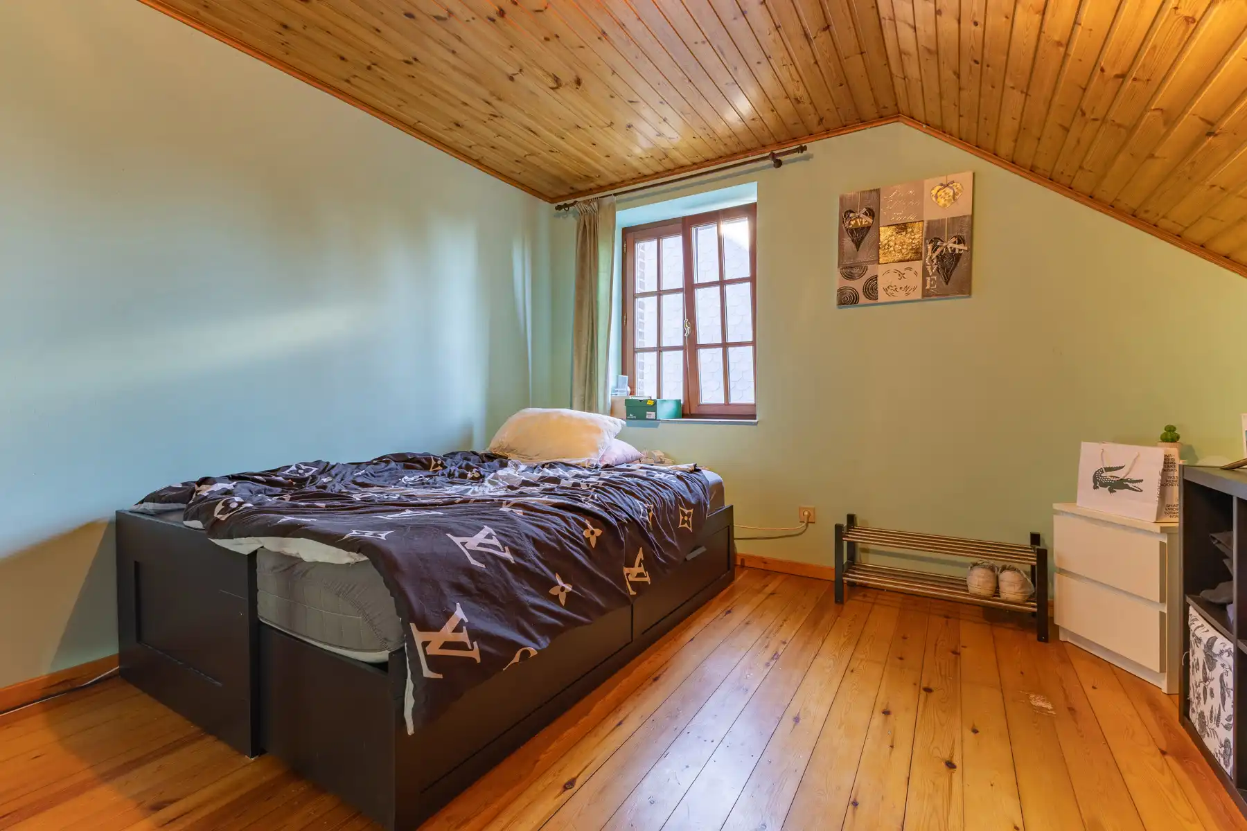 Villa met 4 slaapkamers, grote tuin en garage foto 19