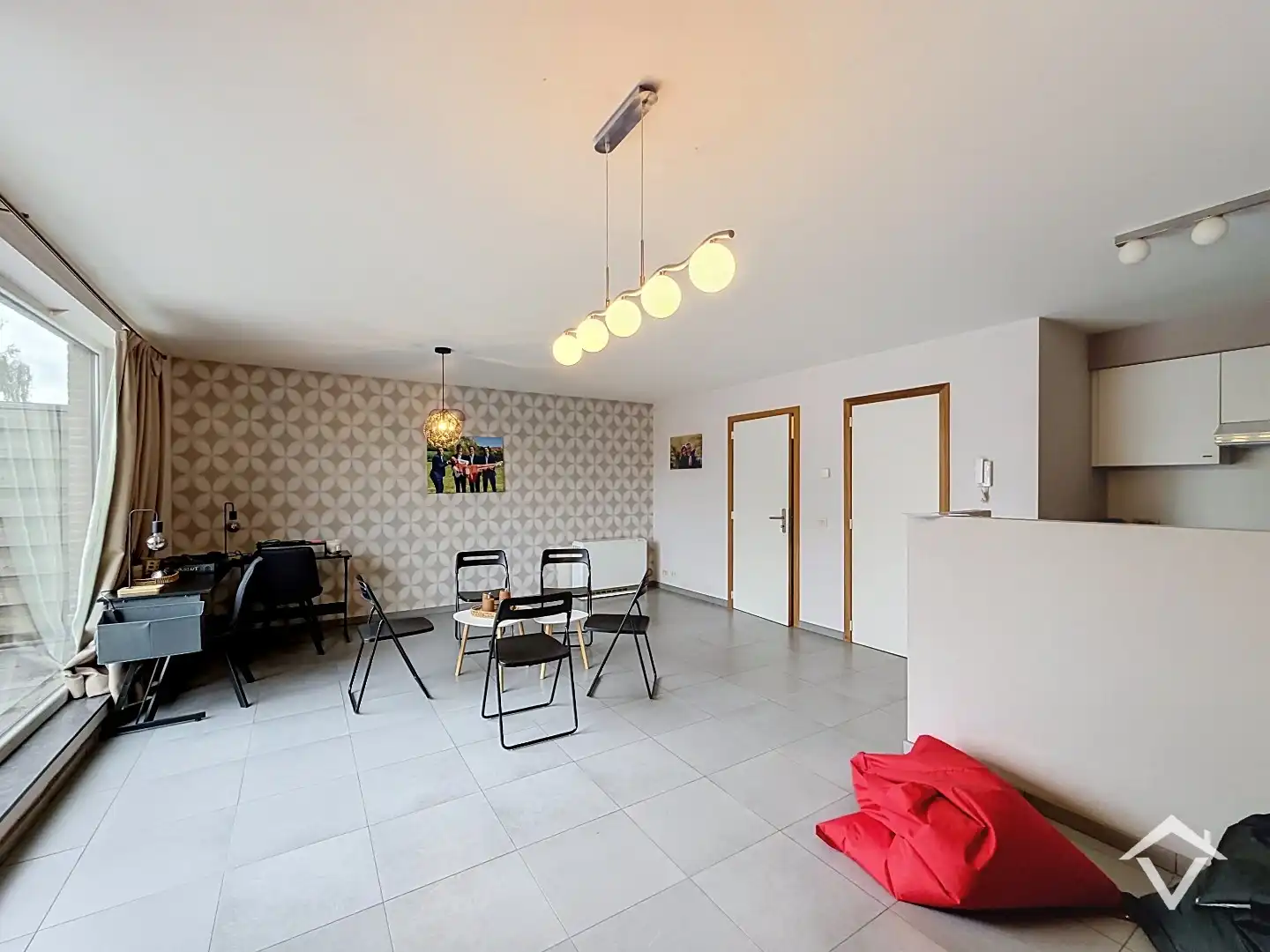 Instapklaar appartement met 2 slaapkamers en garage te Torhout foto 4