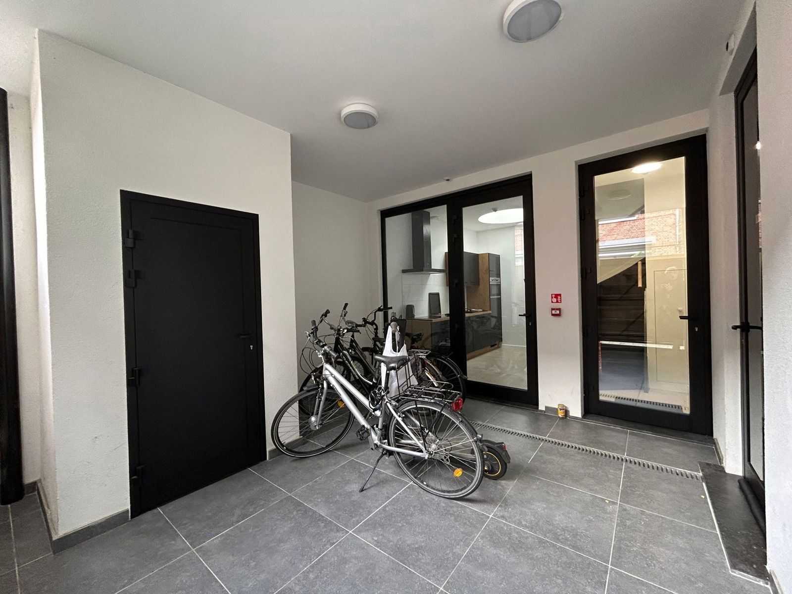 Bemeubelde kamer privatief sanitair Leuven foto 7