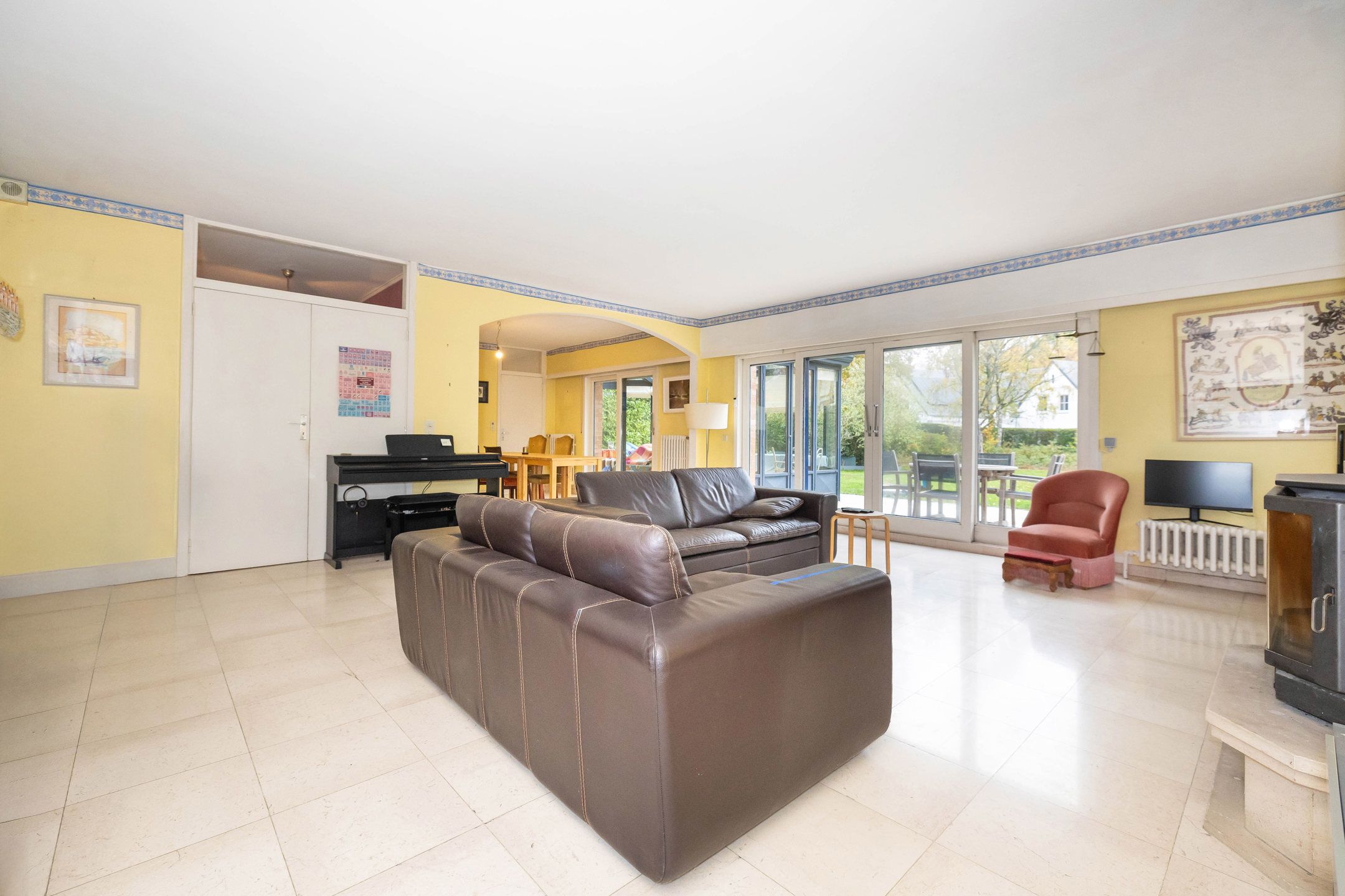 Te renoveren villa met groot potentieel foto 9