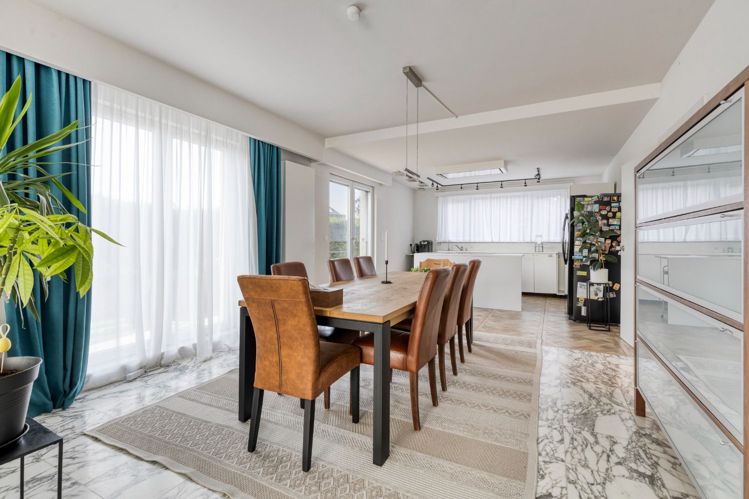 Karaktervolle gerenoveerde statige villa nabij Spuikom te koop foto 16