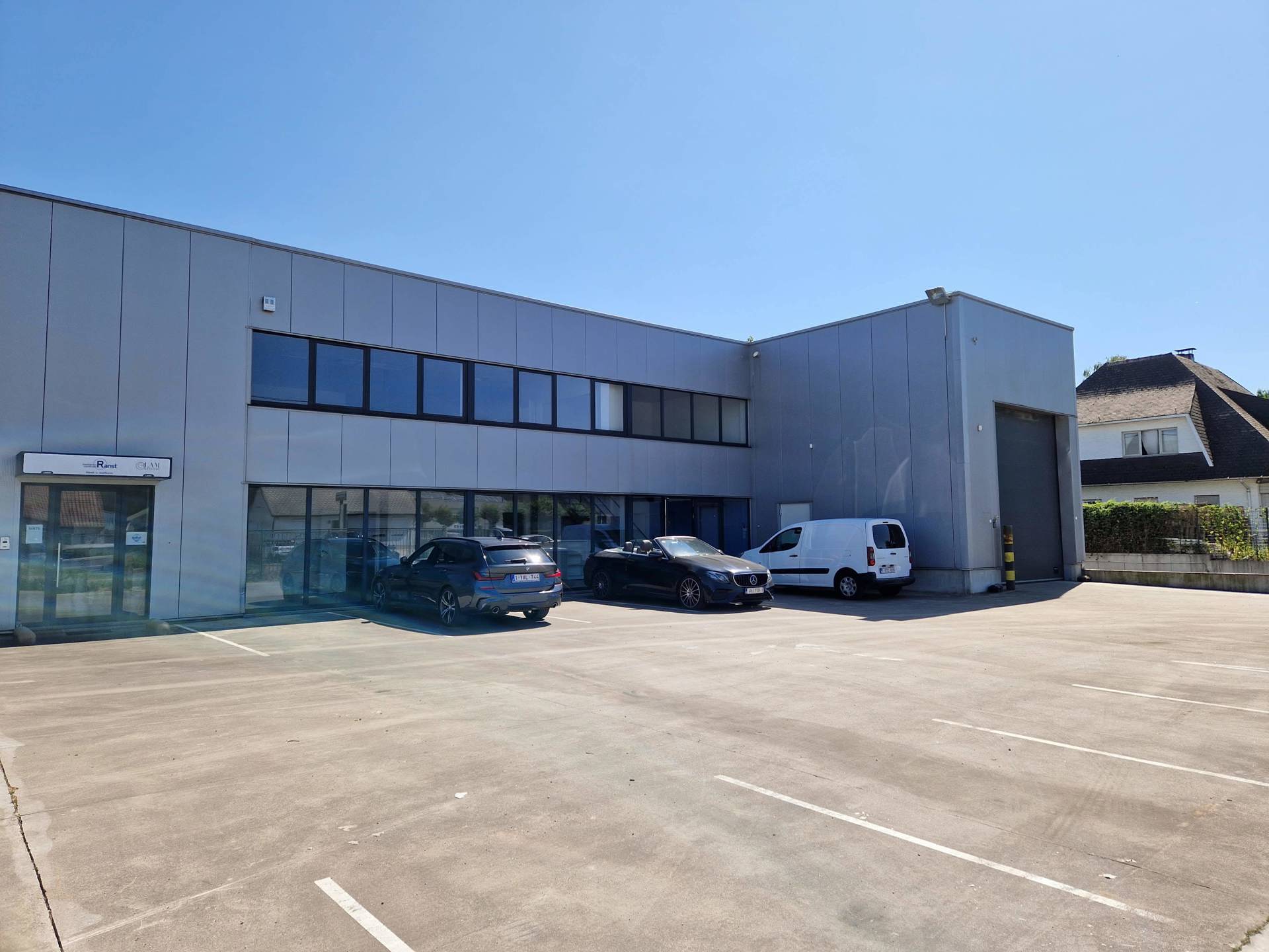 Functionele bedrijfssite te huur aan industriepark te Ranst foto 2