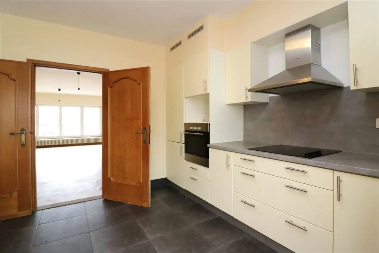 Duplexapp. met 2 grote slpkmrs en terras foto 10