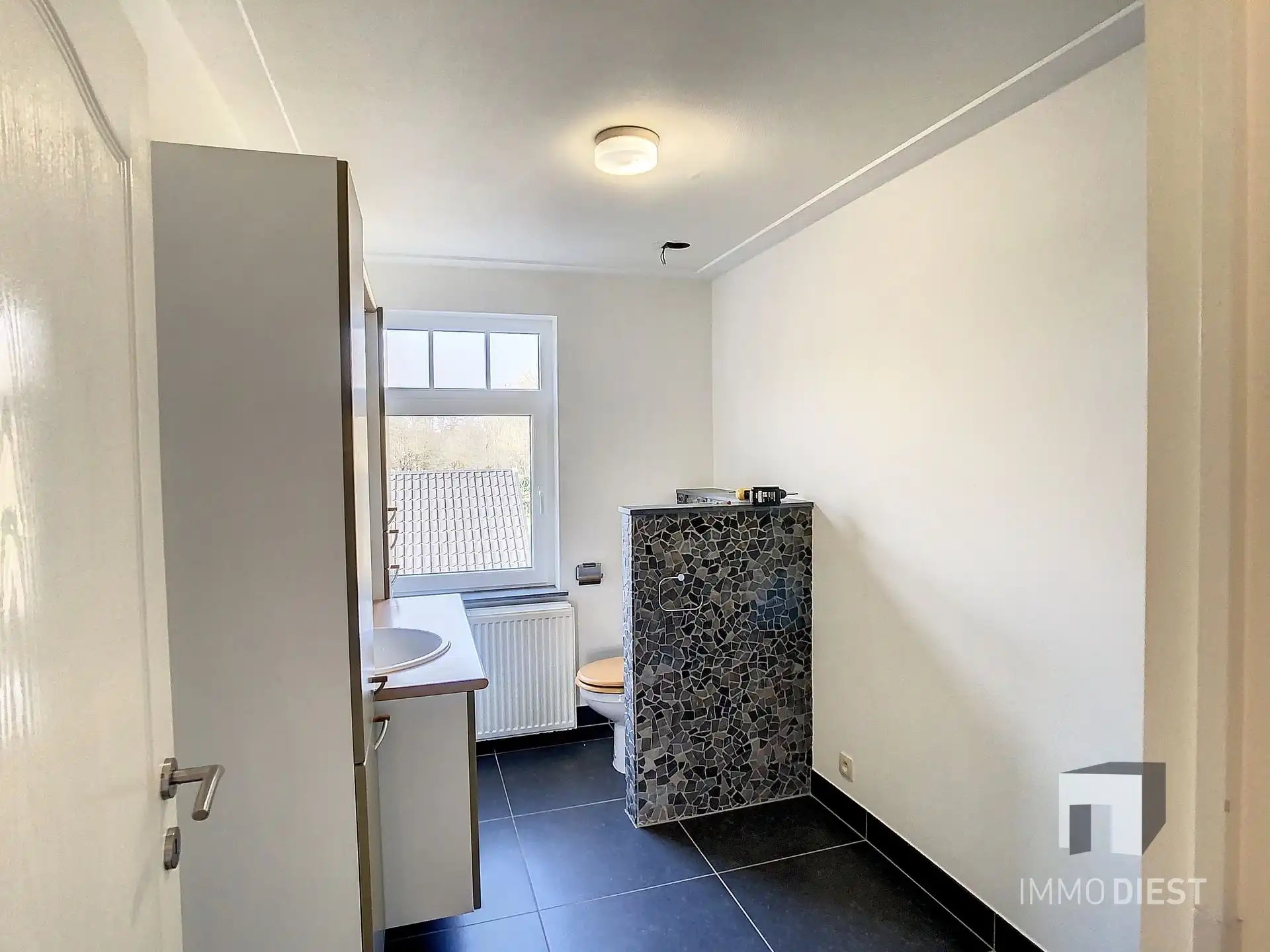 Woning met bouwland en achterliggend magazijn op 9a 04ca. foto 21