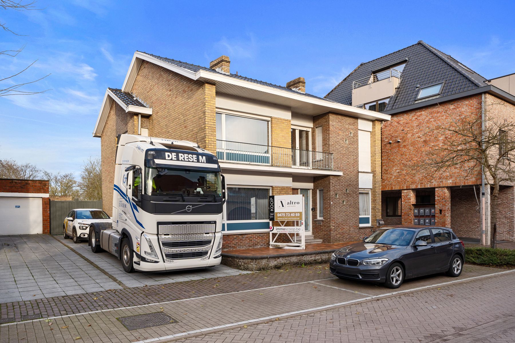 Hoofdfoto van de publicatie: Statige, ruime woning met 5 slaapkamers in hartje Oedelem