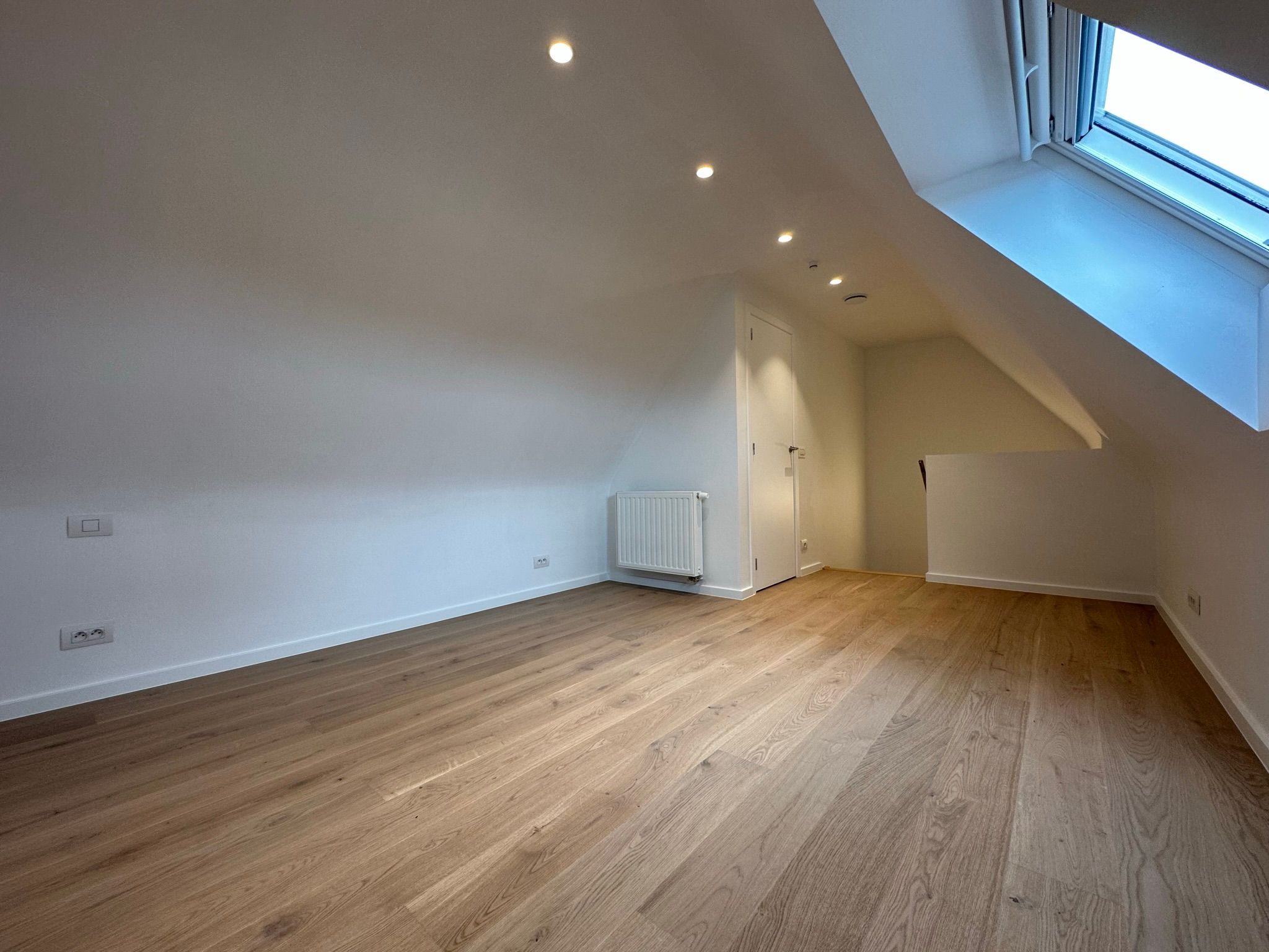 Recente nieuwbouwwoning met 4 slaapkamers foto 11