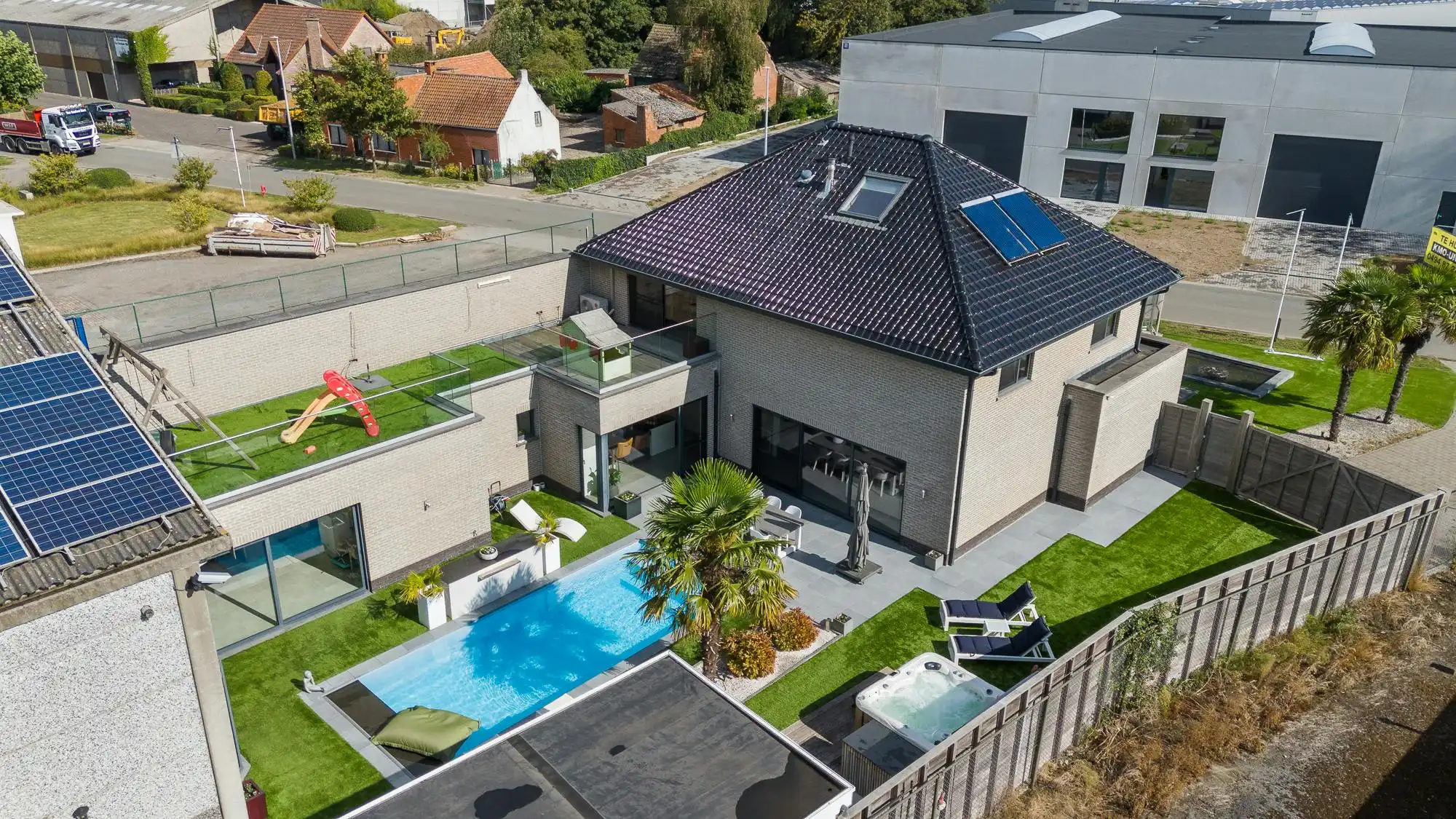 Luxe villa met exclusieve tuin en 600m2 magazijn in KMO-zone foto 98