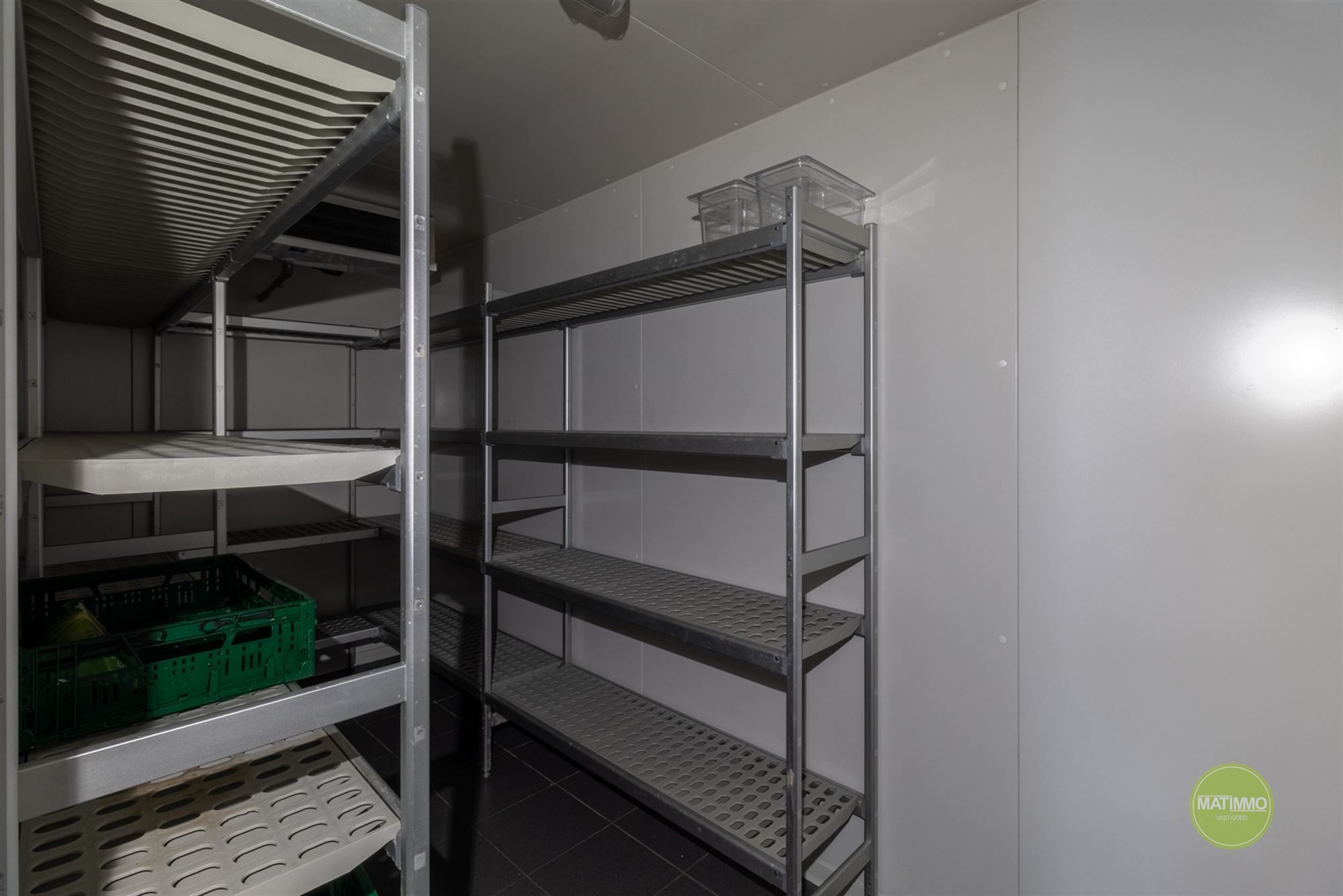 Commercieel handelspand met duplex appartement in Balen foto 11