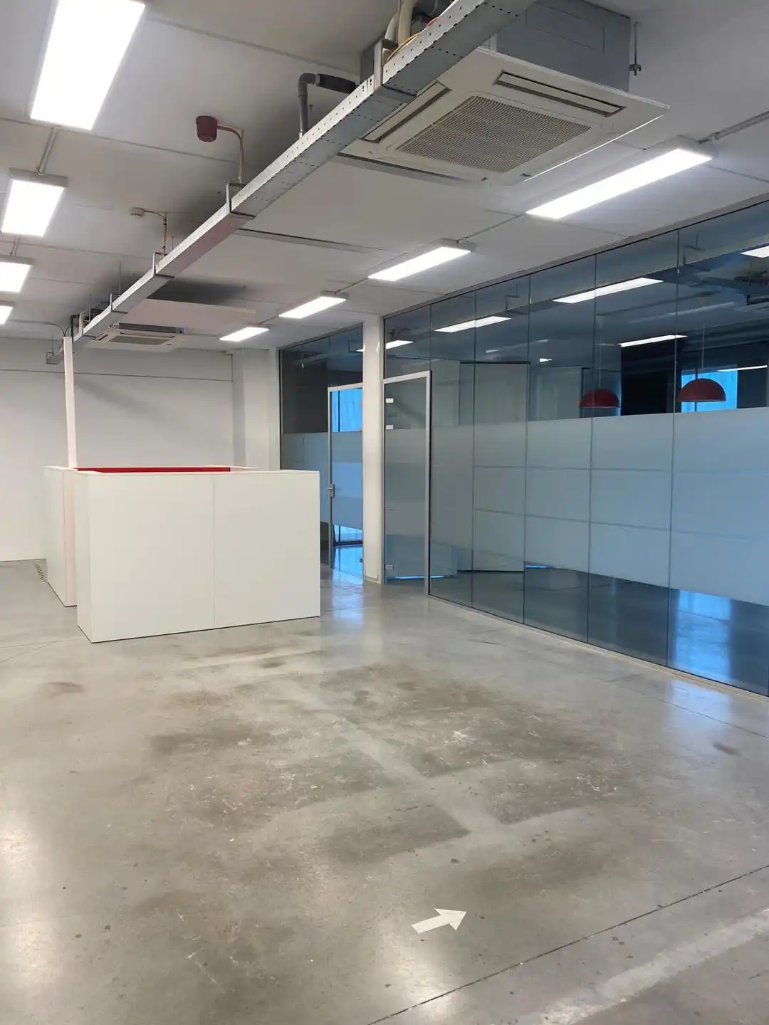 Kantoorruimte 310m² met aansluitend magazijn 216m²  in Burcht foto 22