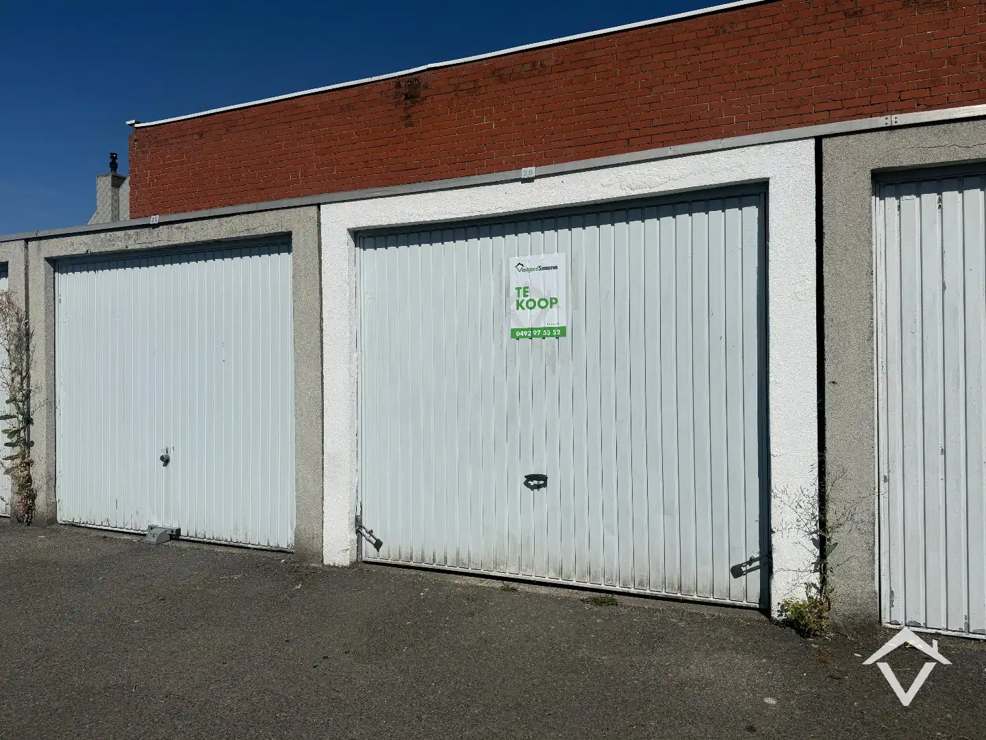 Afgesloten garagebox in centrum Roeselare foto 2
