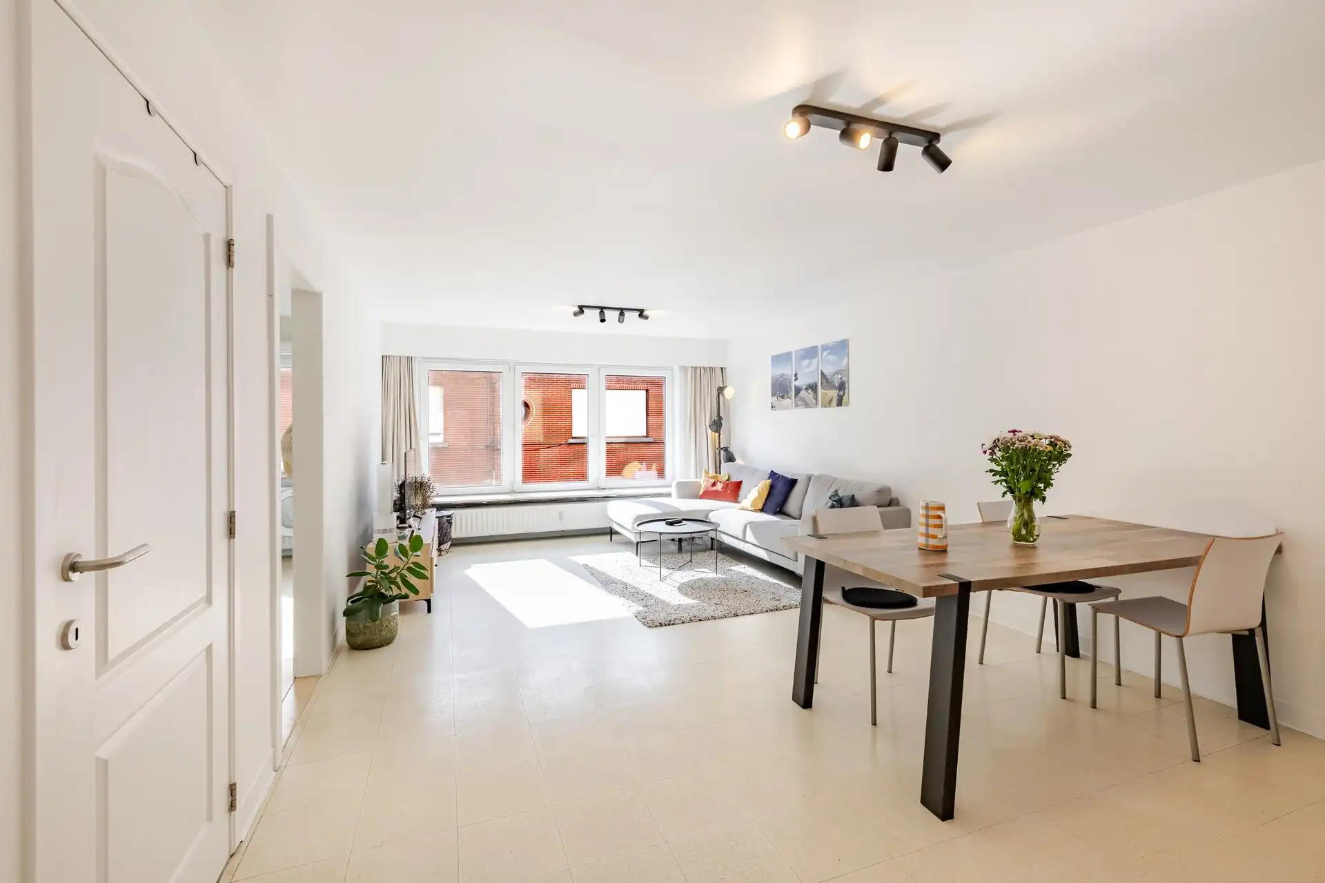 Perfect instapklaar en recent gerenoveerd appartement met garage op toplocatie in Liedekerke foto 2