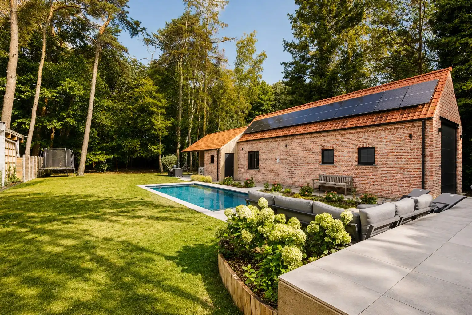 Stijlvolle villa met zwembad en royale garage/loods op toplocatie in Brasschaat foto 18