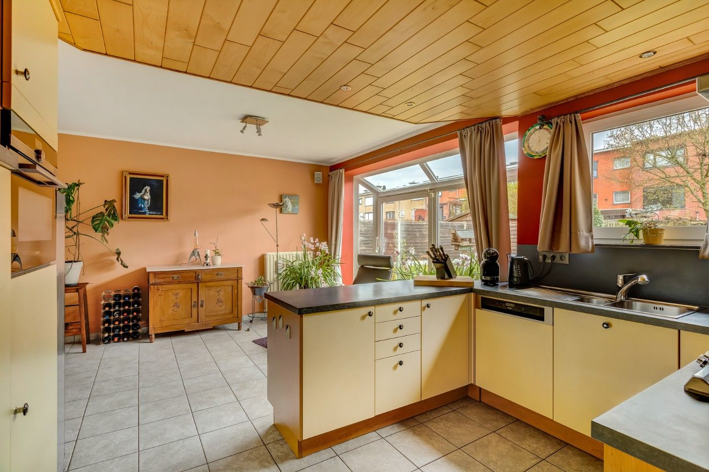 Instapklare HOB met 4 slpk., garage en toffe tuin foto 12