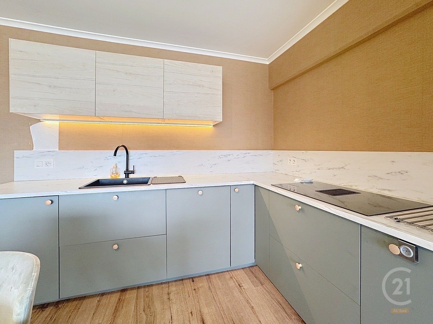 Prachtig appartement met garage op de zeedijk! foto 8