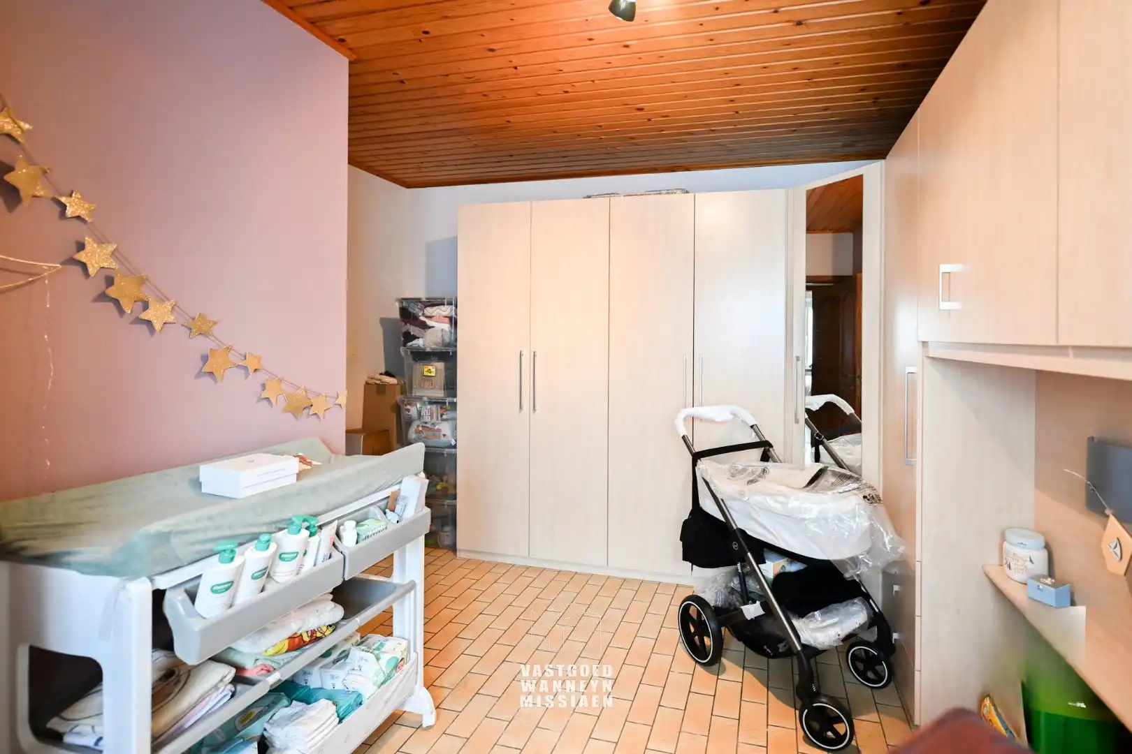 Gelijkvloerse alleenstaande woning met 5 slaapkamers op 657m2 foto 15