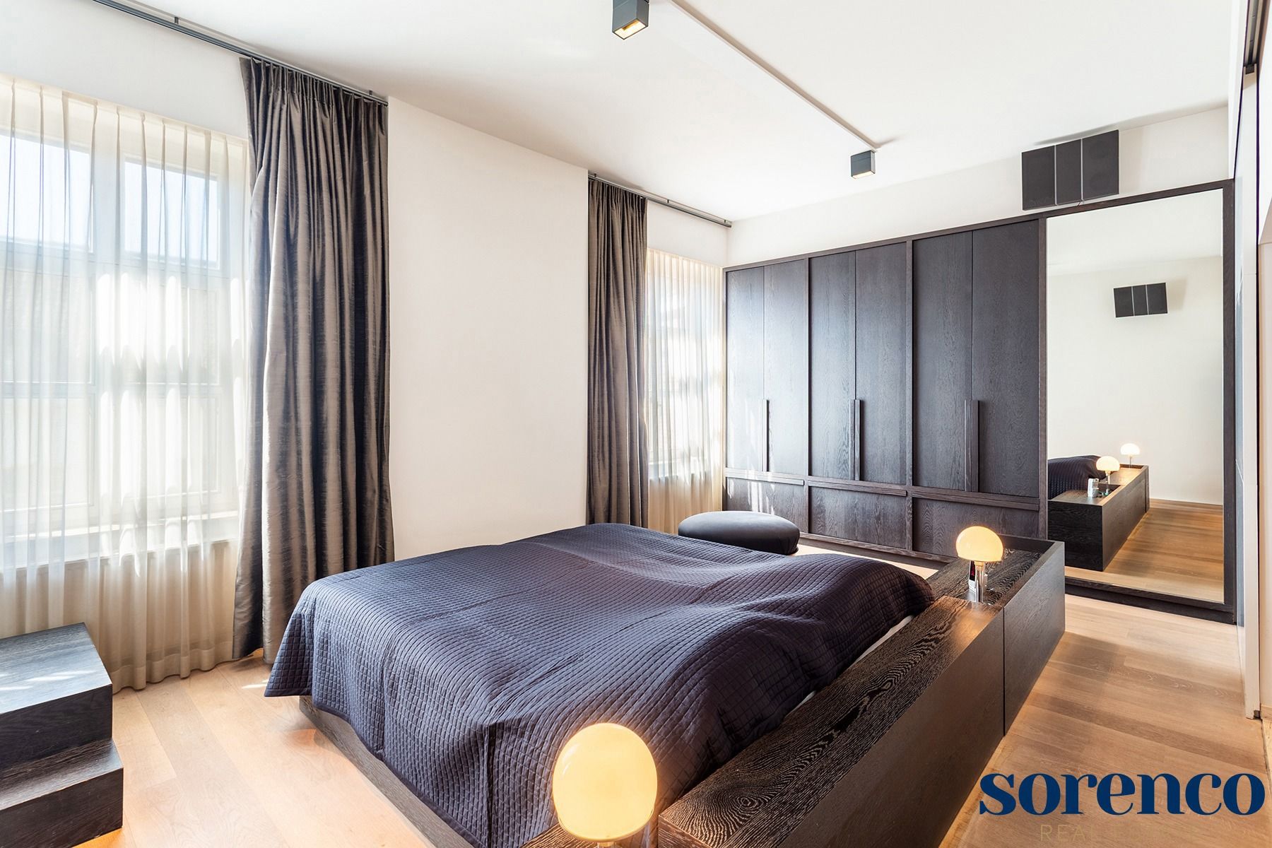 Sales en Rentback - ruime duplex + P te centrum Antwerpen foto 6