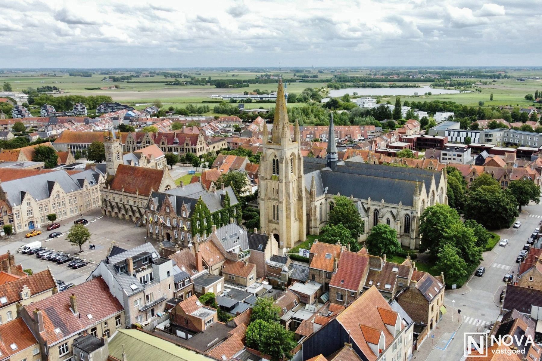 Op te knappen rijwoning in het historische Nieuwpoort foto 16