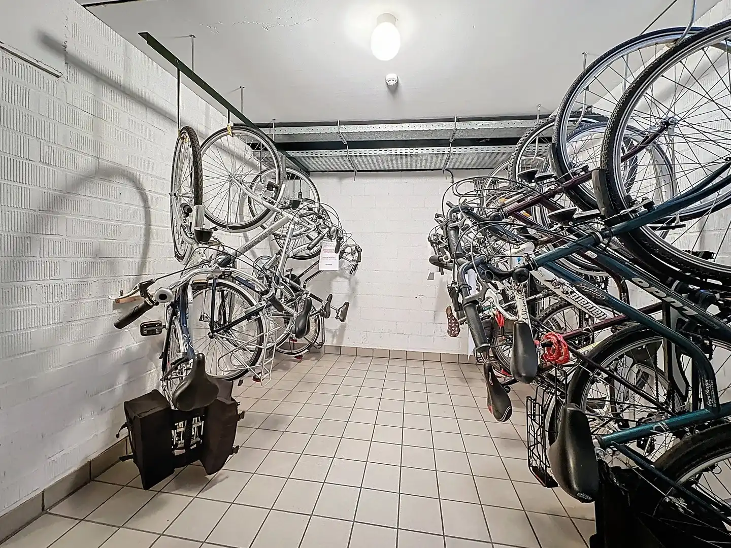 Instapklaar appartement met 2 brede zonneterrassen op een boogscheut van Oostduinkerke-bad. foto 8