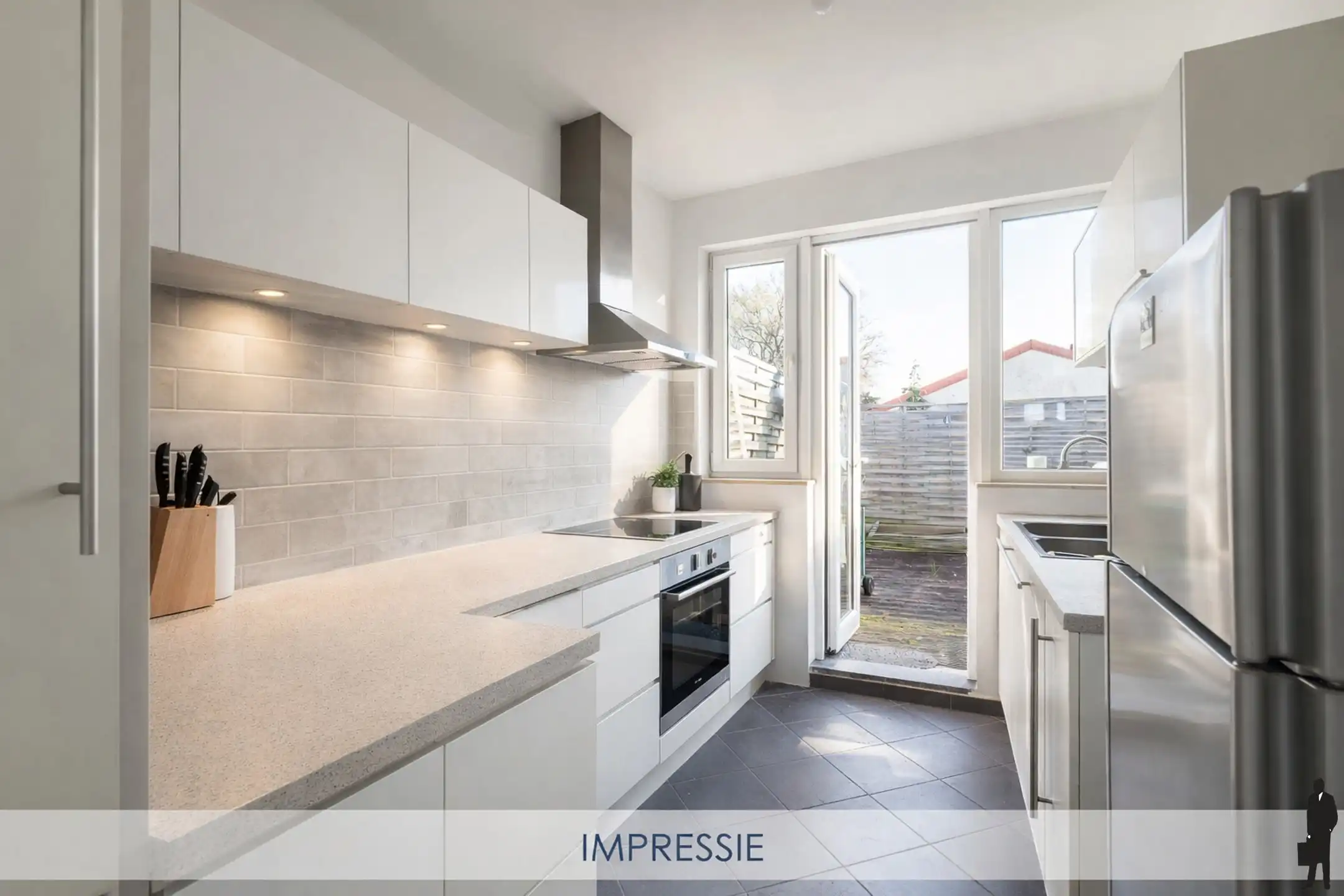 Multifunctionele woning met magazijn en showroom foto 15