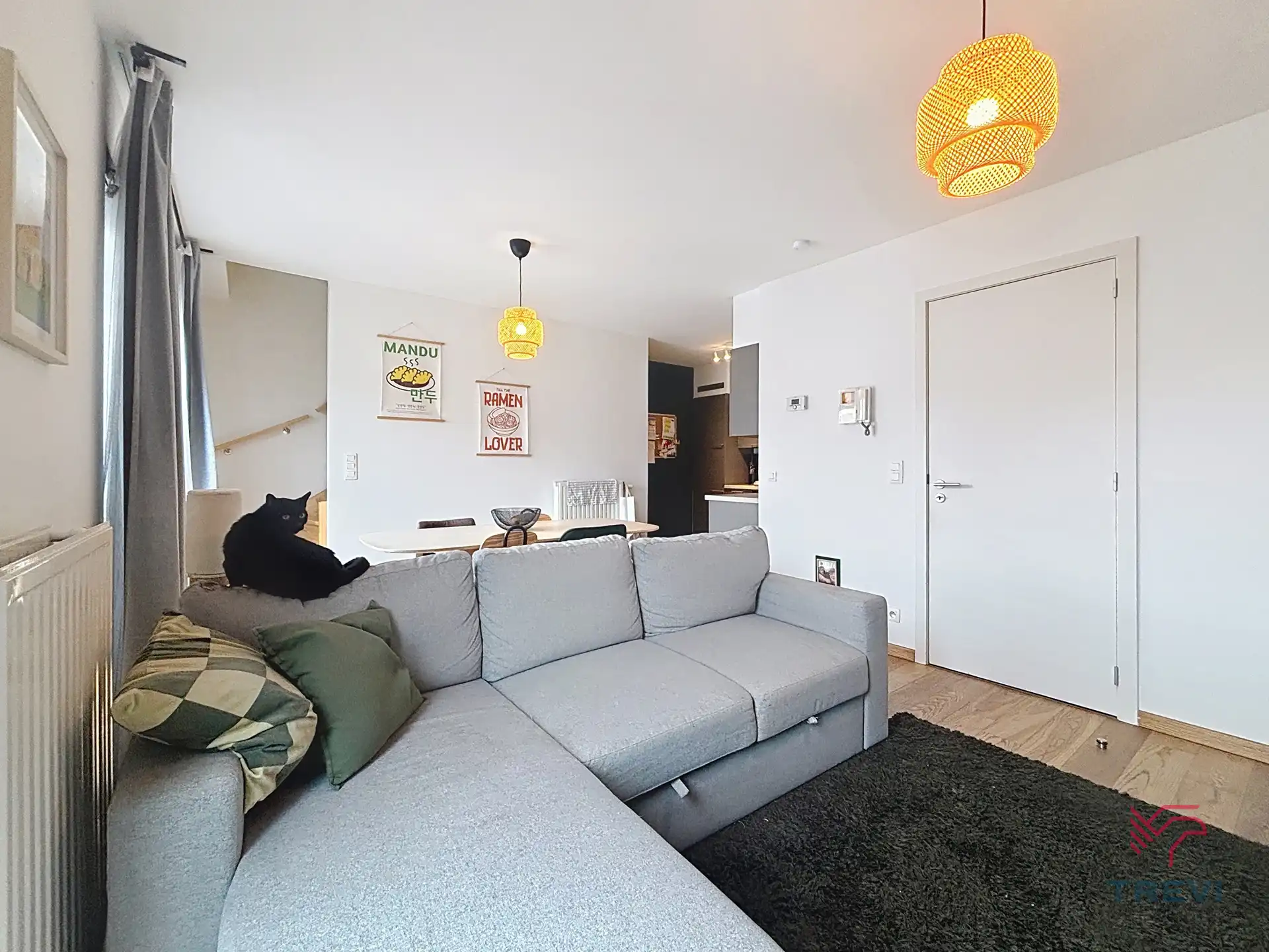 Ongemeubileerde duplex met 2 slaapkamers foto 2