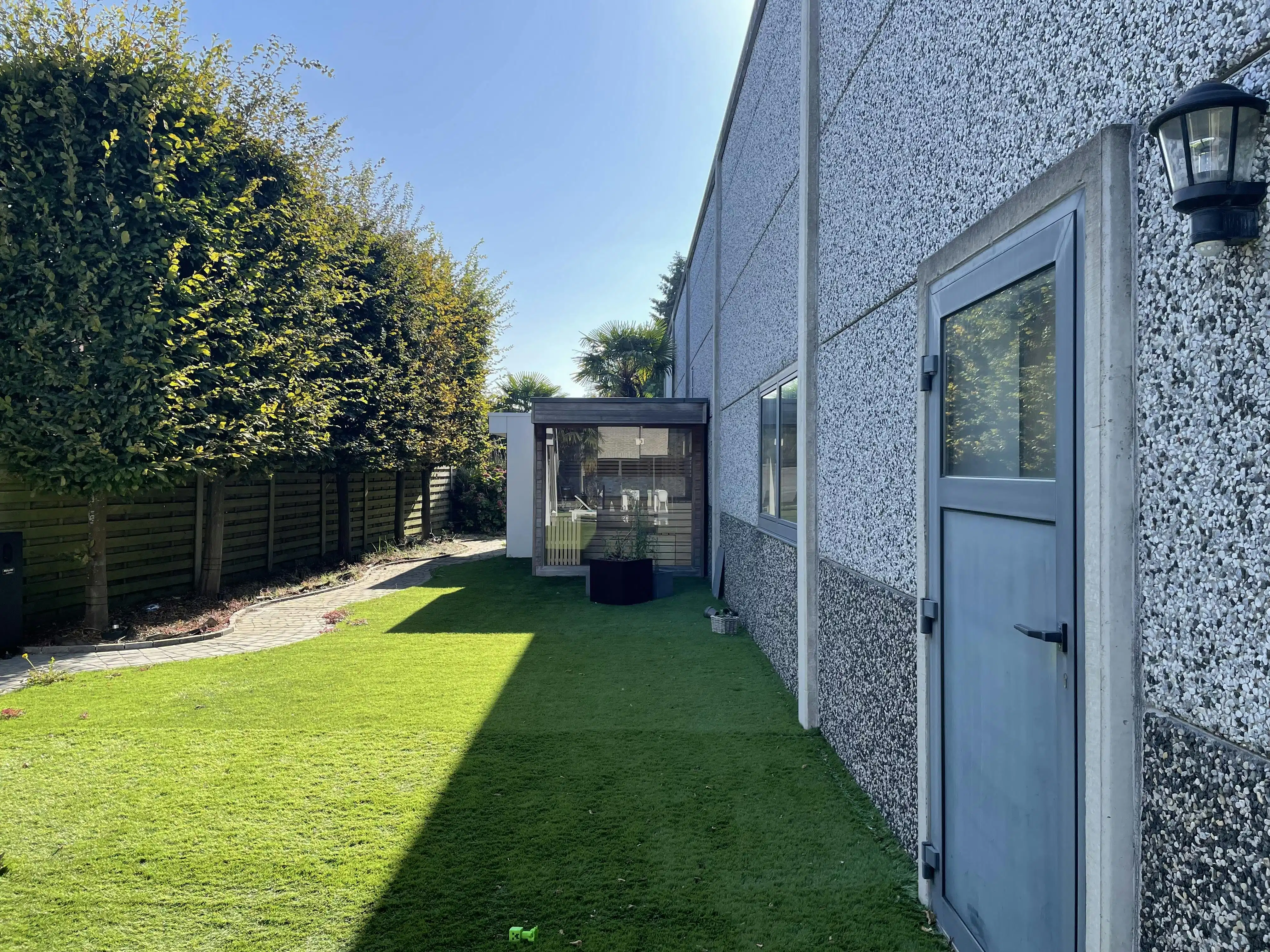 Luxe villa met exclusieve tuin en 600m2 magazijn in KMO-zone foto 85