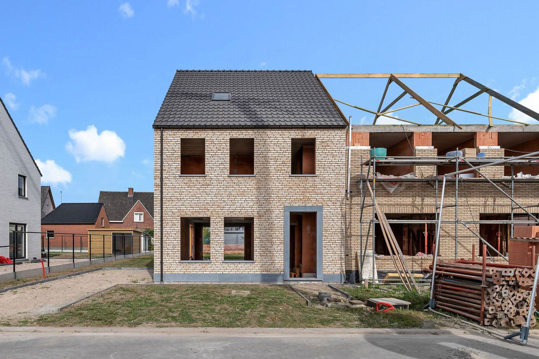 Ruime nieuwbouw HOB, water- en winddicht foto {{pictureIndex}}