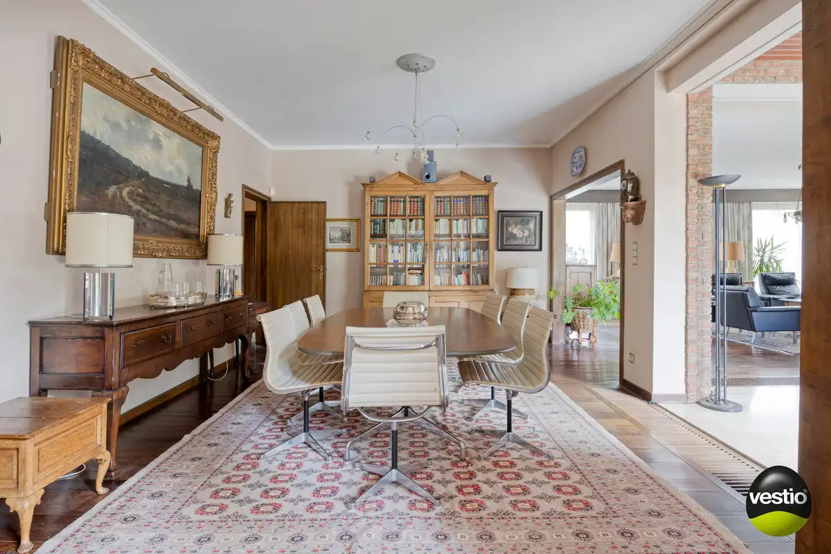 RUIME RESIDENTIEEL GELEGEN VILLA OP 46A89CA NABIJ CENTRUM BILZEN. foto 13