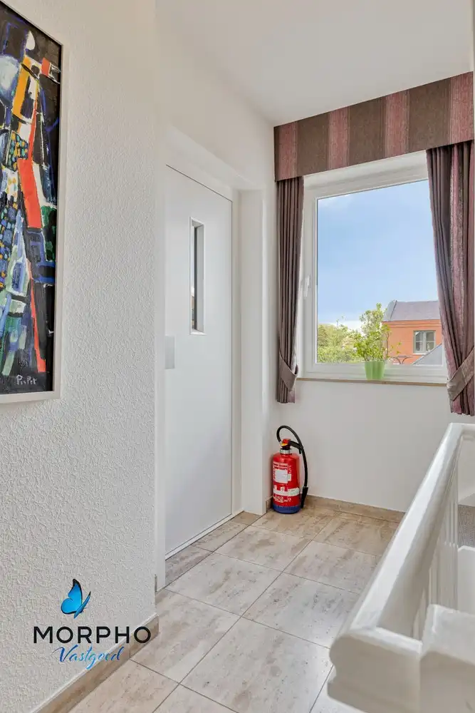 Instapklare handelswoning op topligging langs de N50 te koop in Wingene foto 13