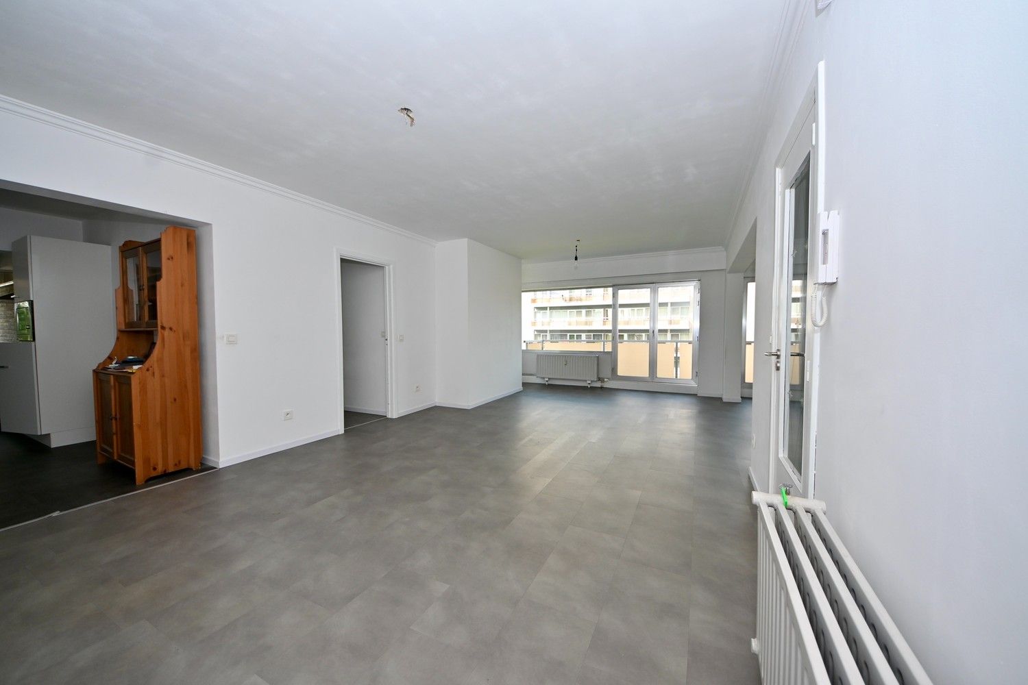 Instapklaar appartement met 2 slaapkamers en garage. foto 3