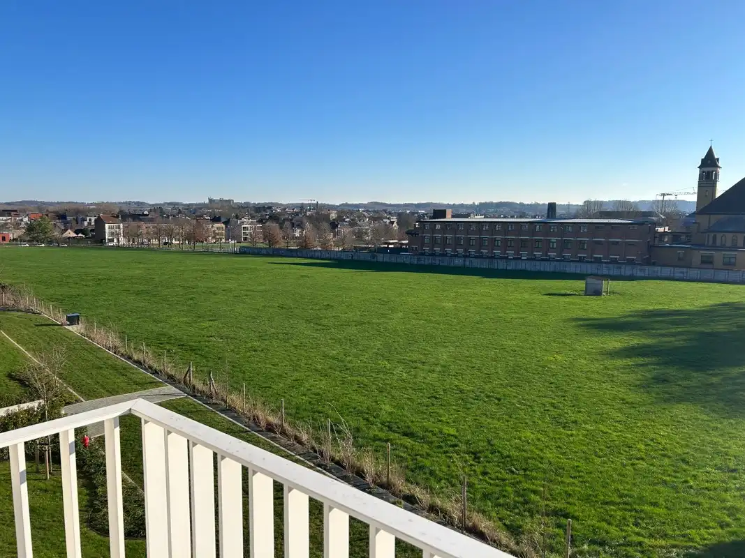 Appartement met terras en 2 parkeerplaatsen foto 10