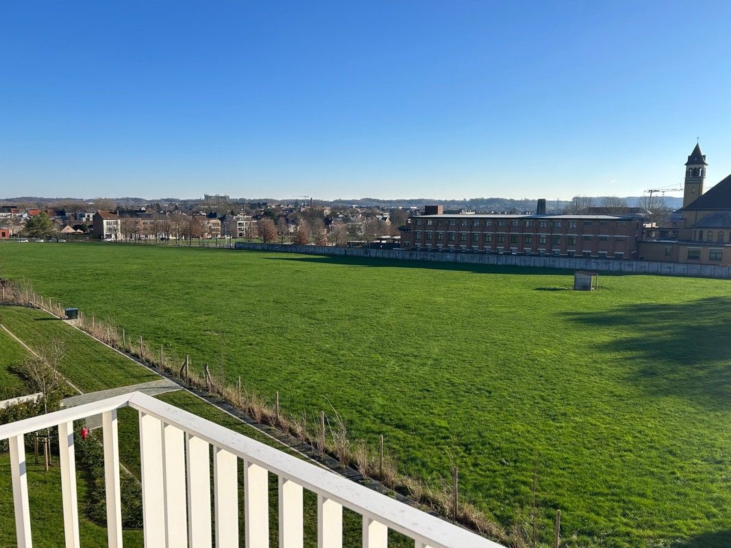 Appartement met terras en 2 parkeerplaatsen foto 10