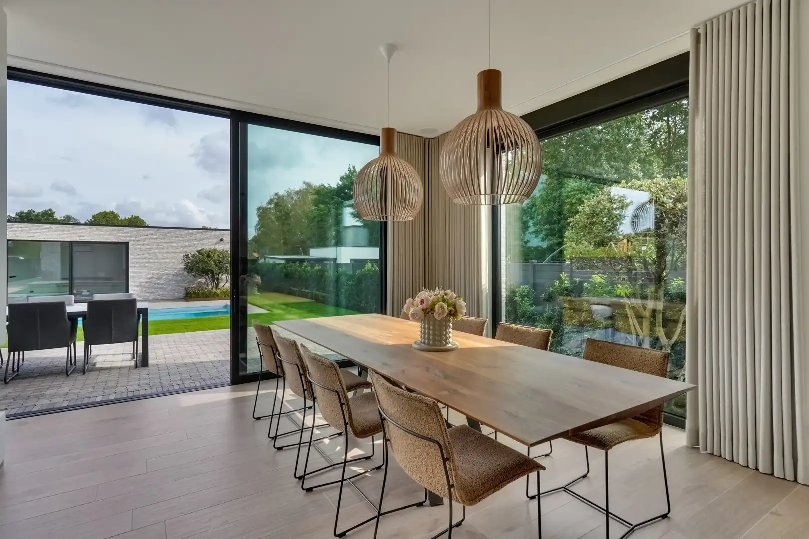 Luxe gelijkvloerse villa met zwembad & multifunctioneel poolhouse te Lanklaar foto 9