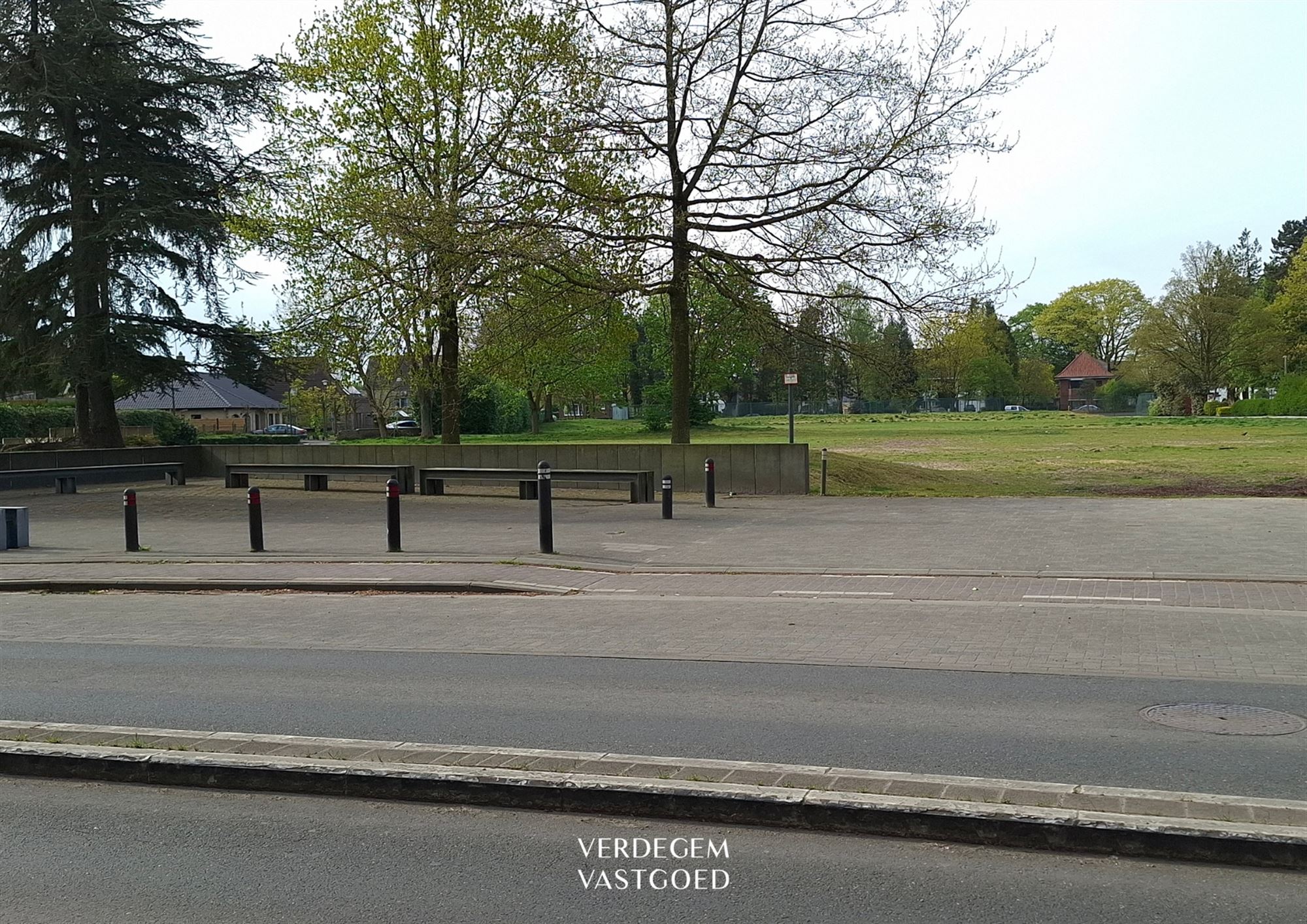 Mooi gelegen projectgrond voor meergezinswoningen - site oud zwembad foto 5