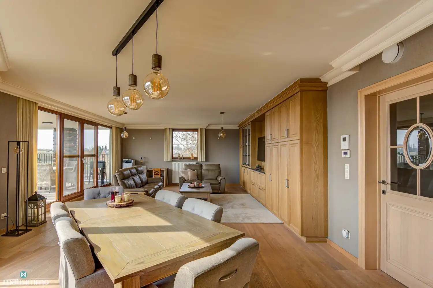 LUXUEUS AFGEWERKT APPARTEMENT MET 2 SLAAPKAMERS EN ZUIDGERICHT TERRAS VLAKBIJ HET CENTRUM VAN BILZEN (+ optioneel 3 autostaanplaatsen) foto 2