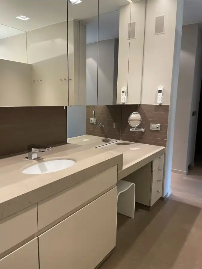 LUXE APPARTEMENT + zeer riant zongericht terras, dubbele garage & (wijn)kelder foto 44