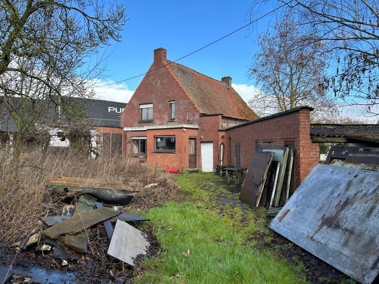 Te slopen en her op te bouwen woning TE KOOP tussen Sint-Eloois-Vijve en Desselgem, totale oppervlakte van de percelen 7639m²!! foto 4