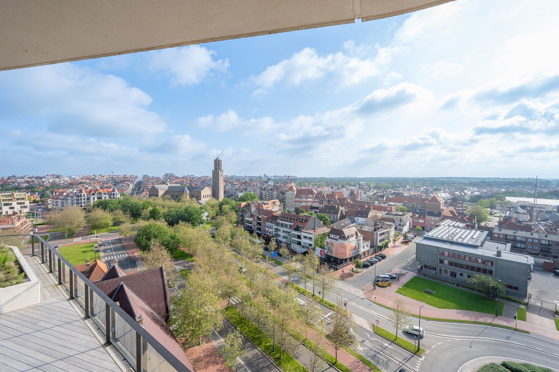 Luxueus appartement met een zeer ruim terras gelegen in de exclusieve residentie The Tower. foto 8