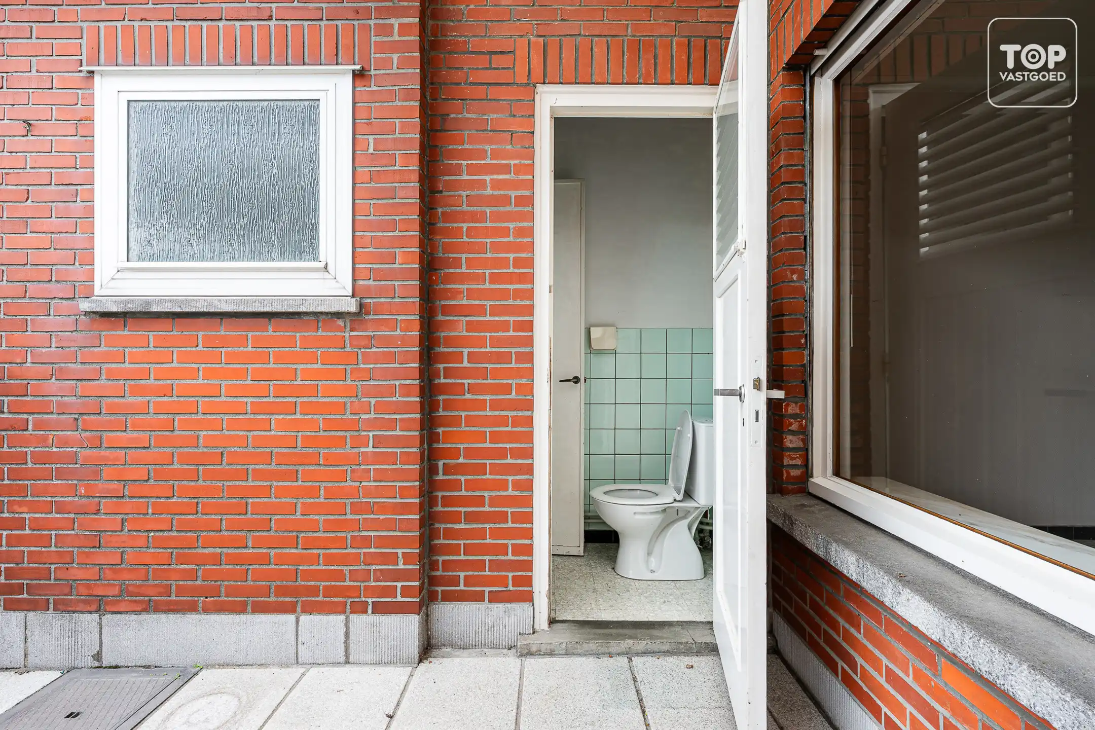 Te renoveren halfopen bebouwing met 3 slaapkamers, garage en ruime tuin op perceel van +-600 m² foto 18